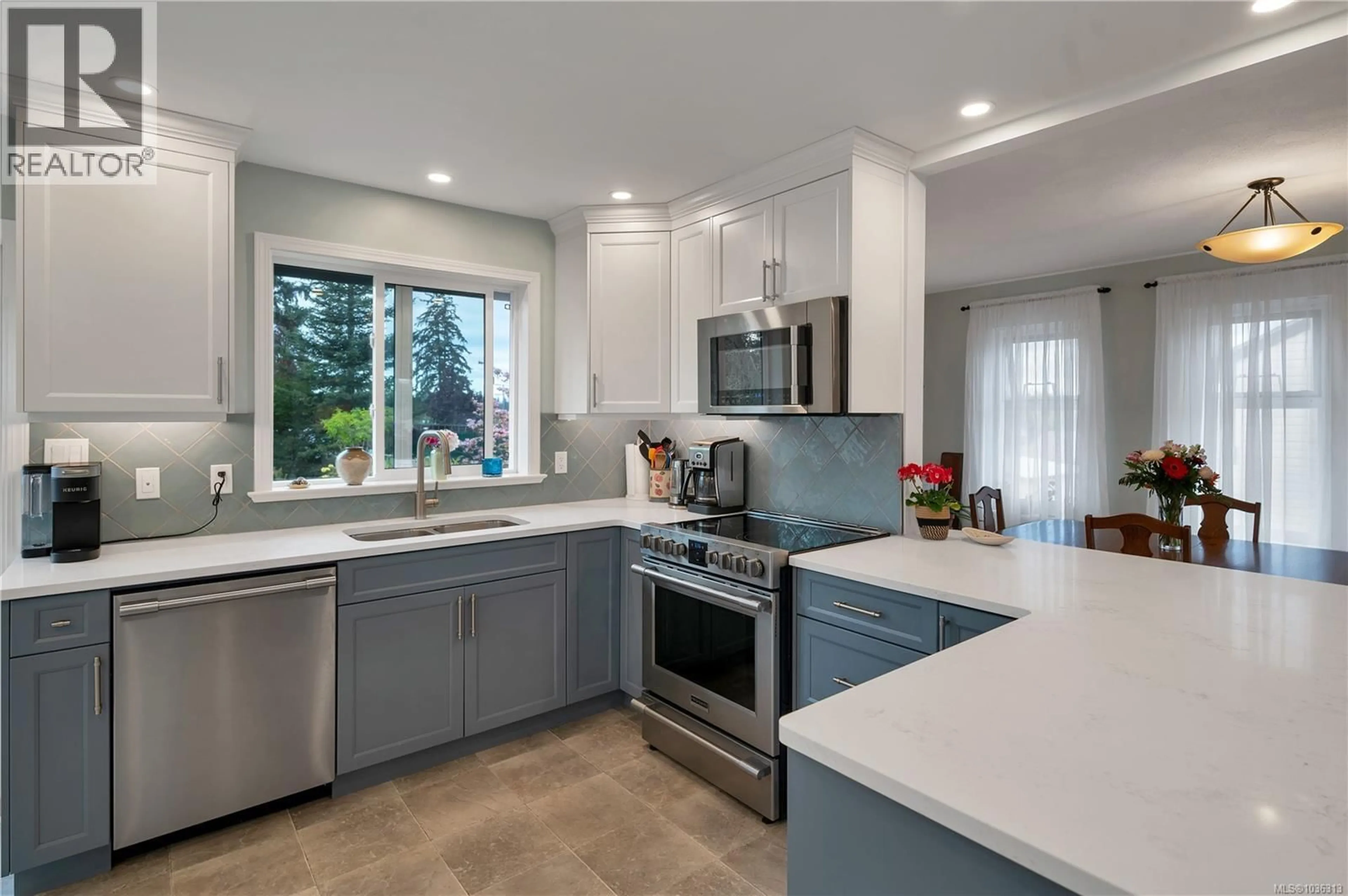 Open concept kitchen, ceramic/tile floor for 420 GOODWIN ROAD, Campbell River British Columbia V9W6R7