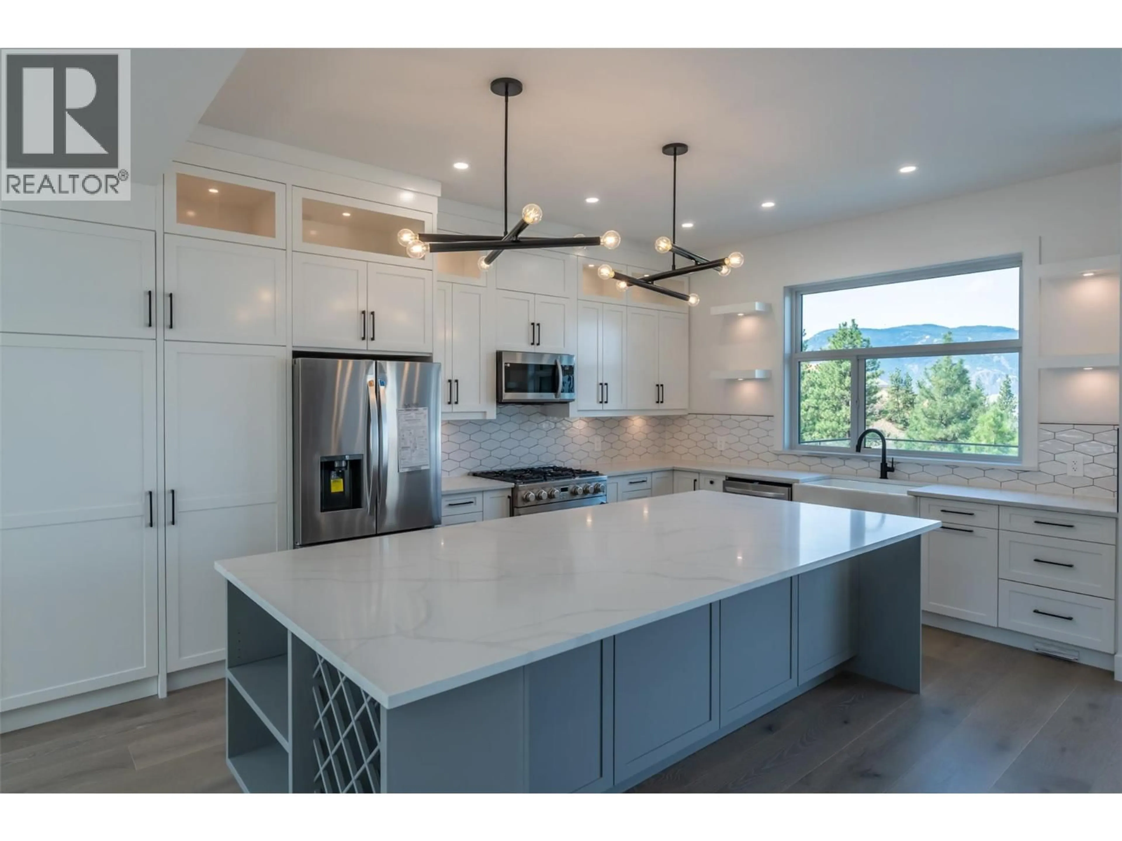 Open concept kitchen, ceramic/tile floor for 2895 PARTRIDGE DRIVE, Penticton British Columbia V2A9E7