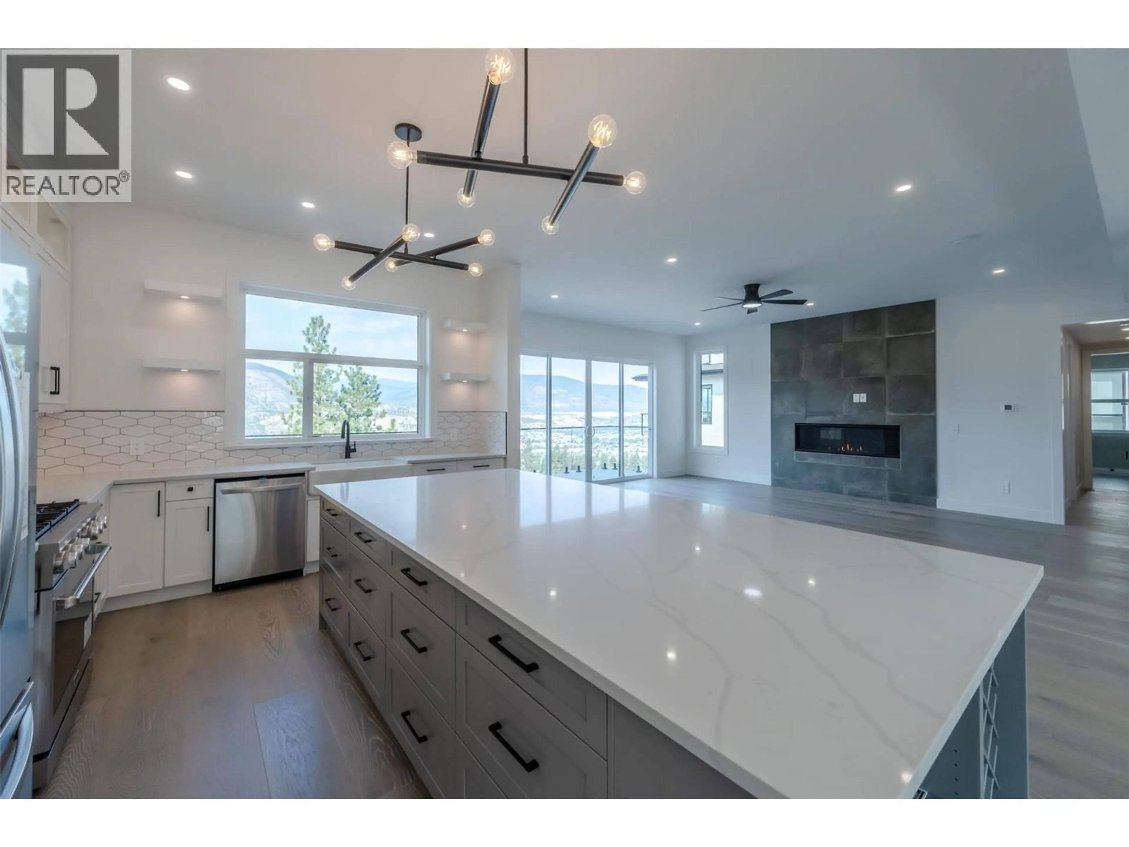 Open concept kitchen, ceramic/tile floor for 2895 PARTRIDGE DRIVE, Penticton British Columbia V2A9E7