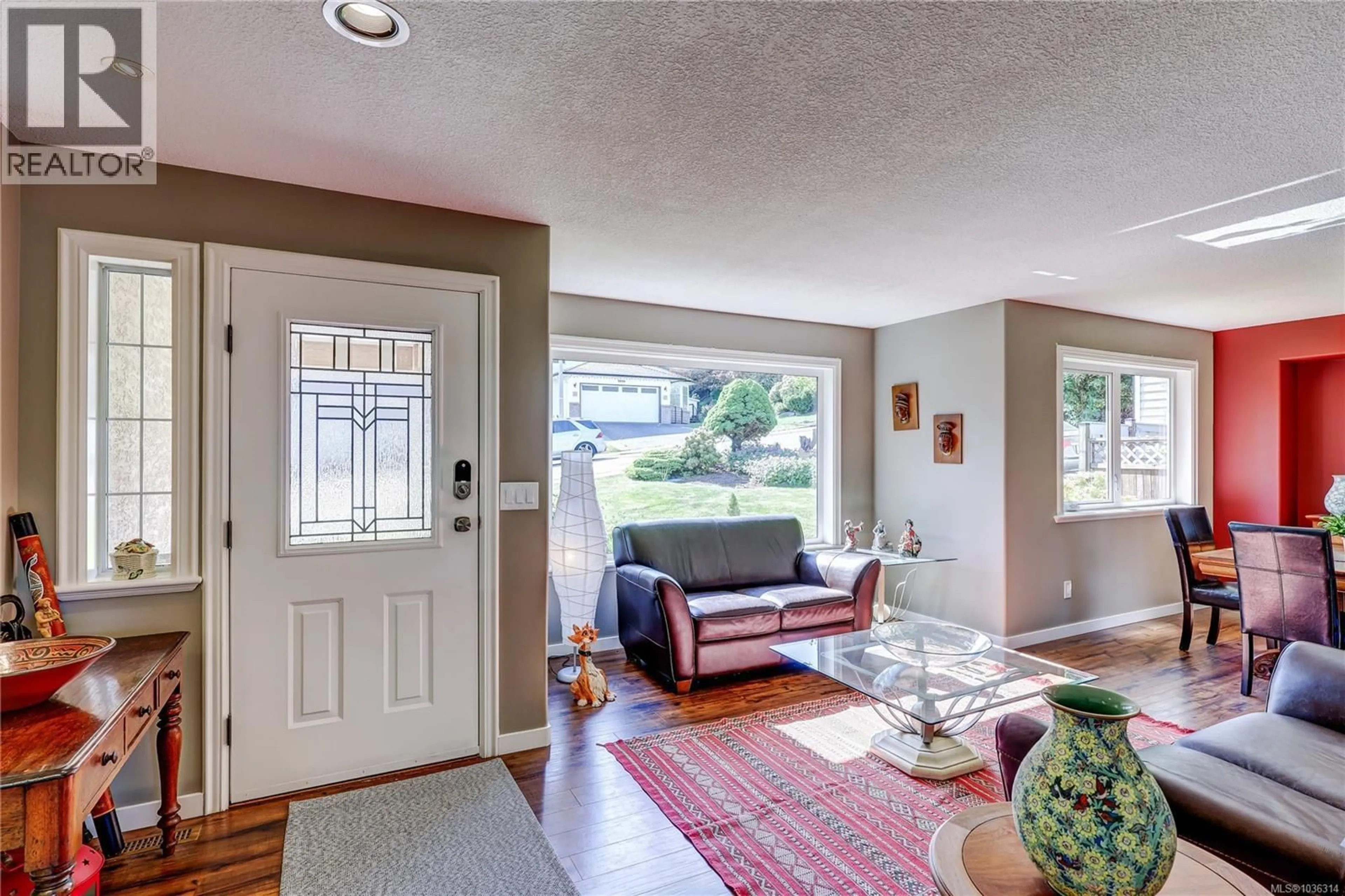 Indoor entryway for 5811 TWEEDSMUIR CRESCENT, Nanaimo British Columbia V9T5Y6