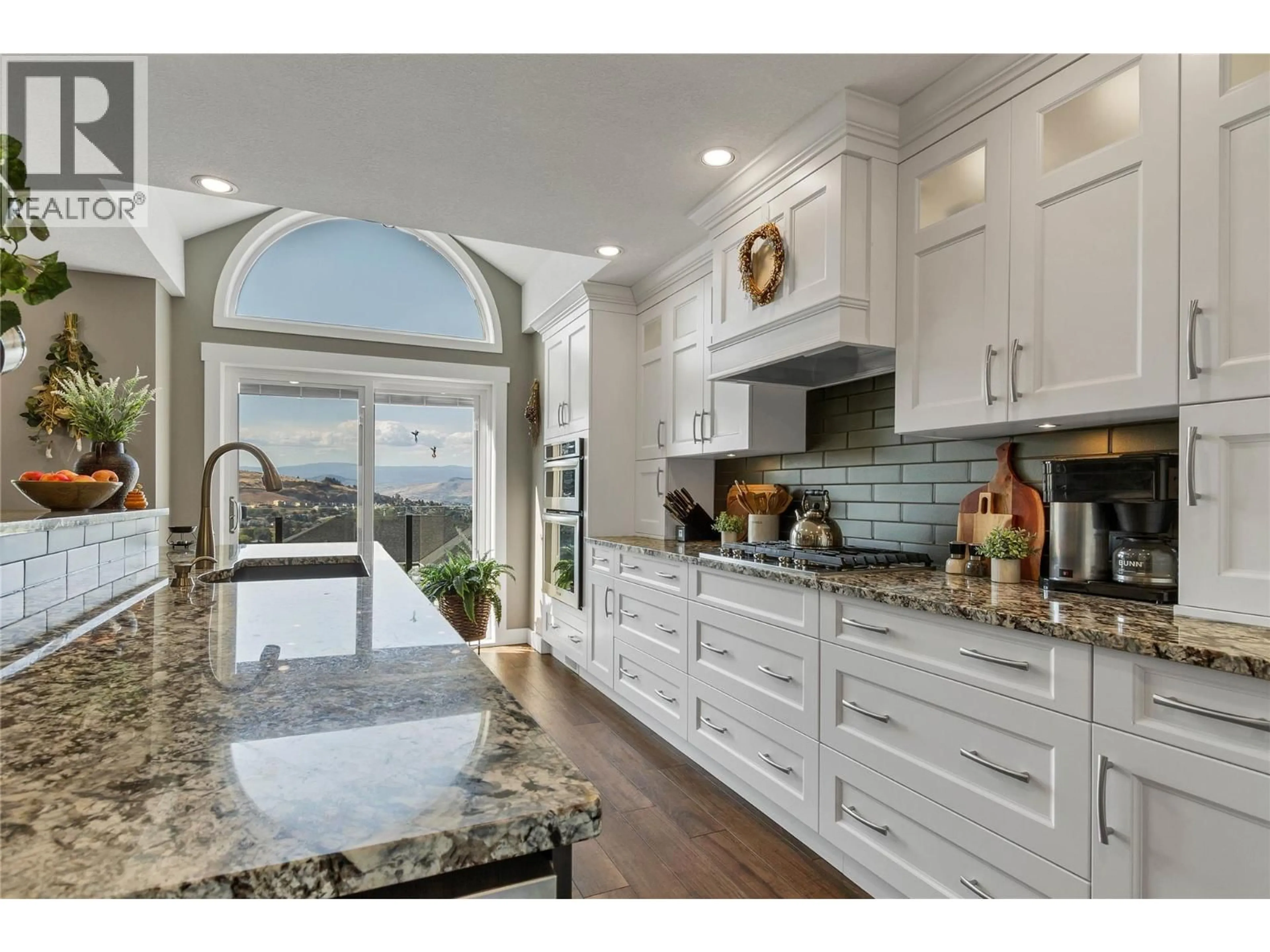 Open concept kitchen, ceramic/tile floor for 527 TERRACE DRIVE, Coldstream British Columbia V1B2X2