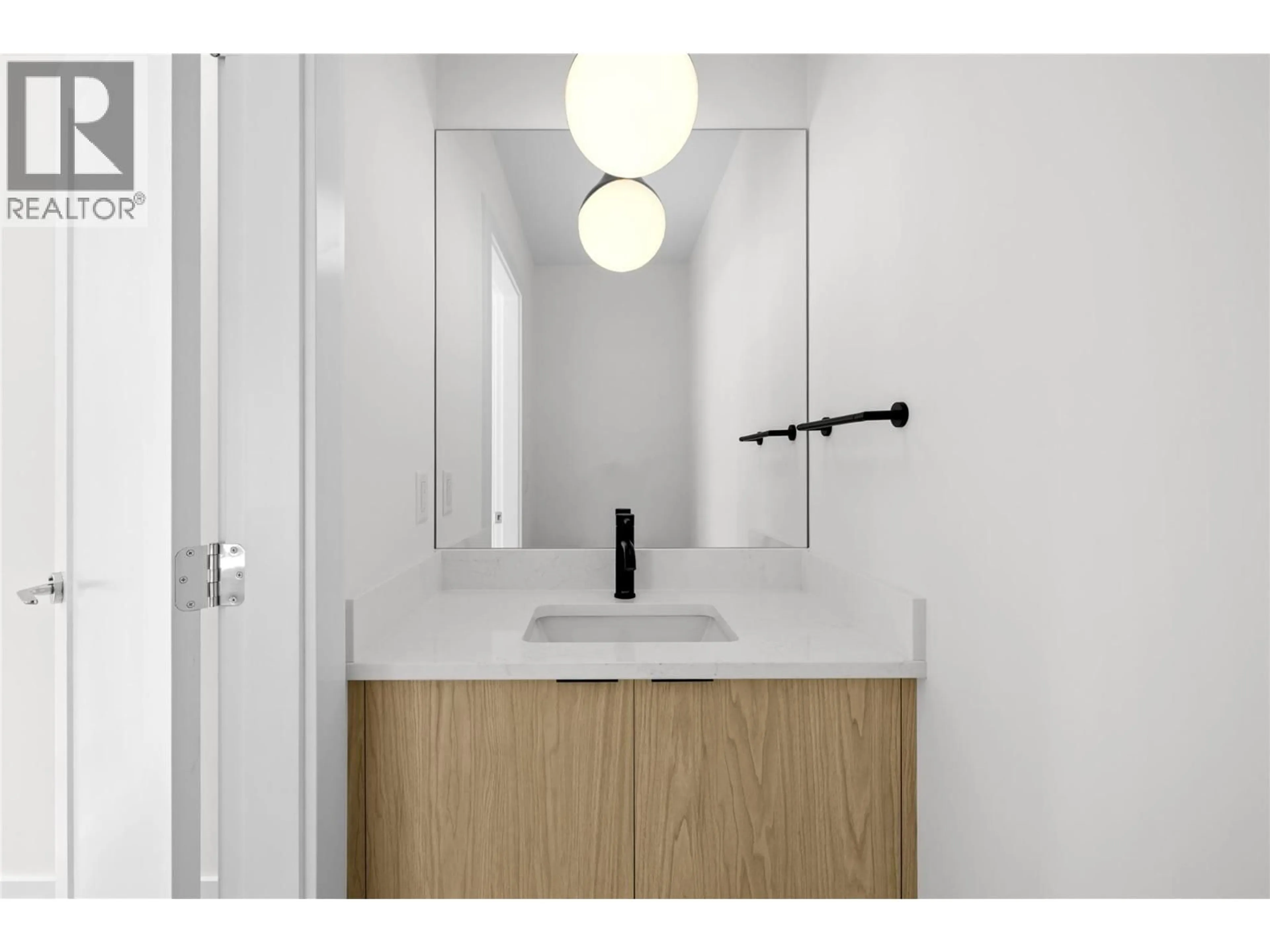 Standard bathroom, unknown for 133 - 1455 CARA GLEN COURT, Kelowna British Columbia V1V3B8