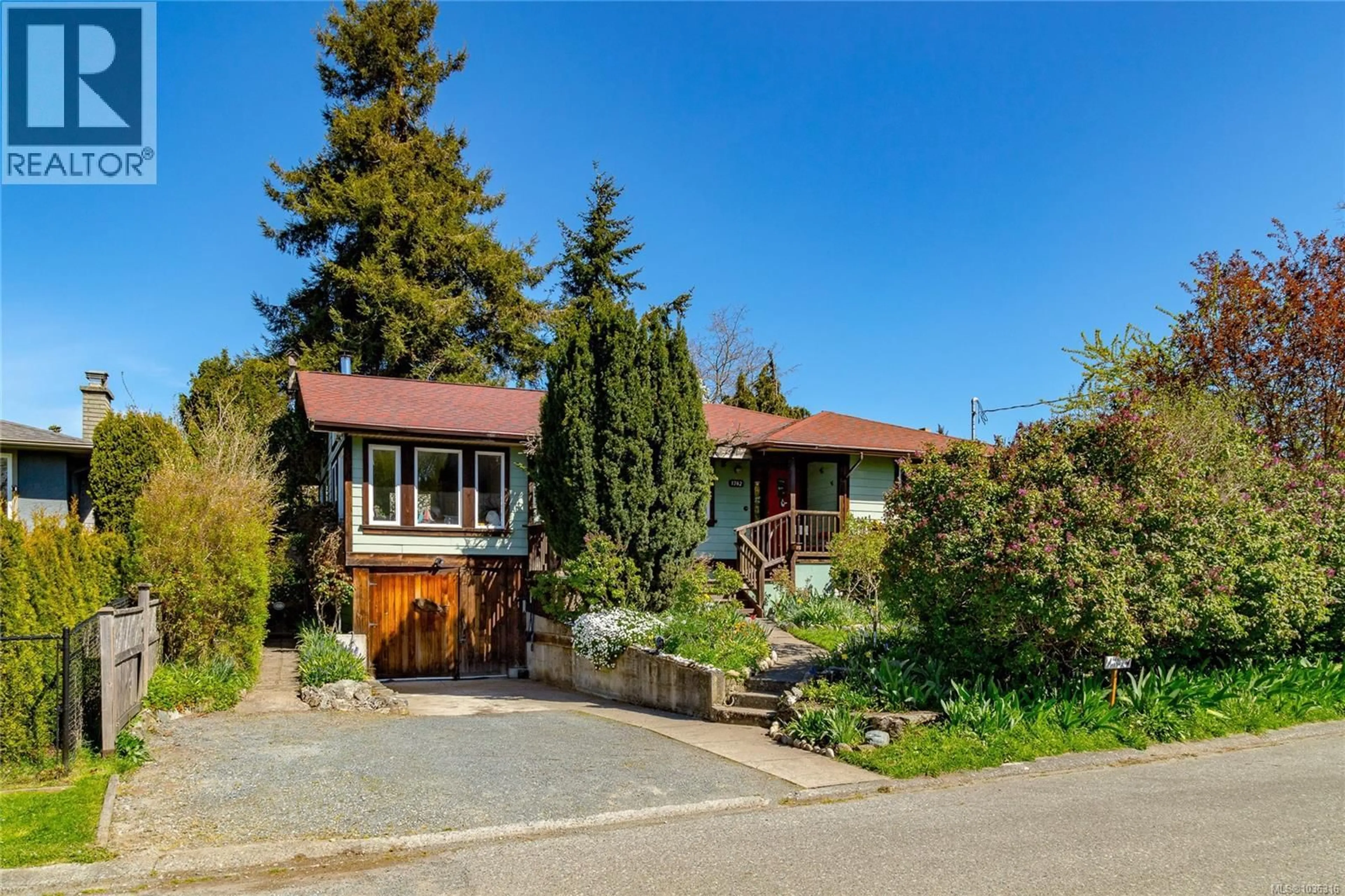 Unknown for 1742 CHRISTMAS AVENUE, Saanich British Columbia V8P2X8