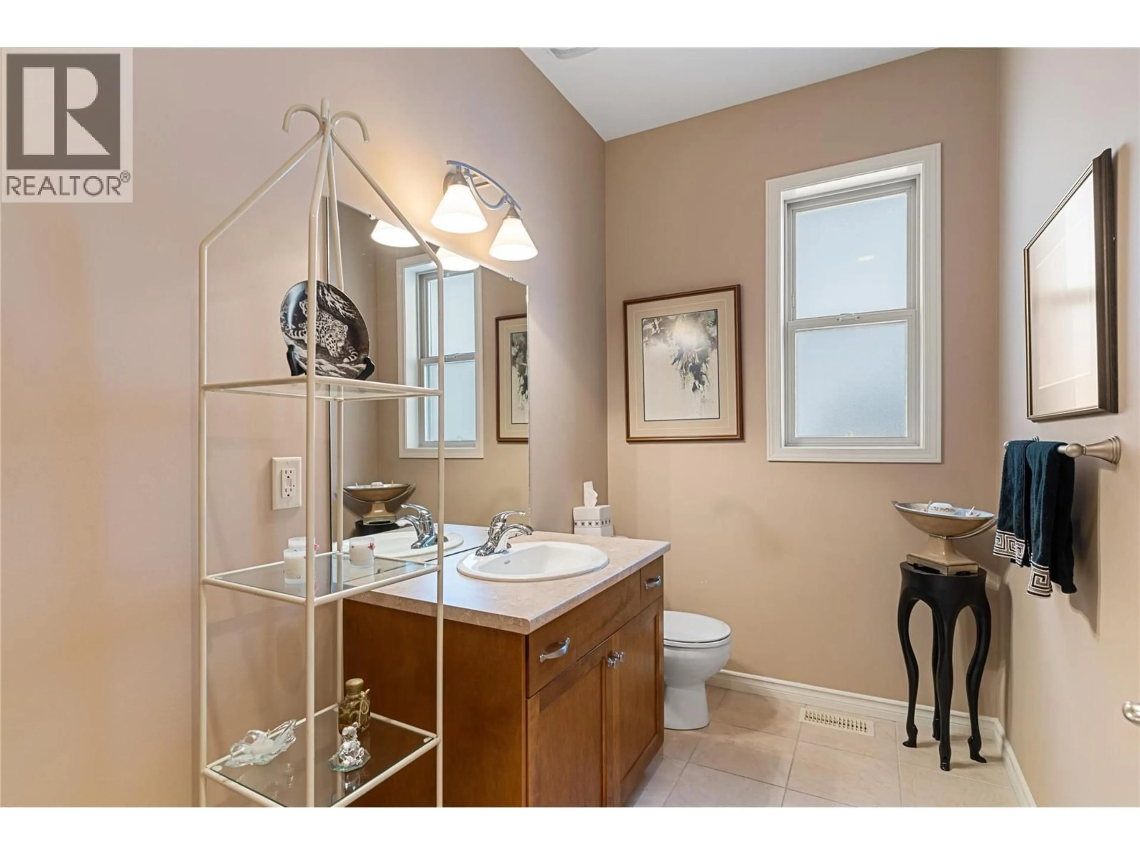 Standard bathroom, ceramic/tile floor for 345 - 663 DENALI COURT, Kelowna British Columbia V1V2R4