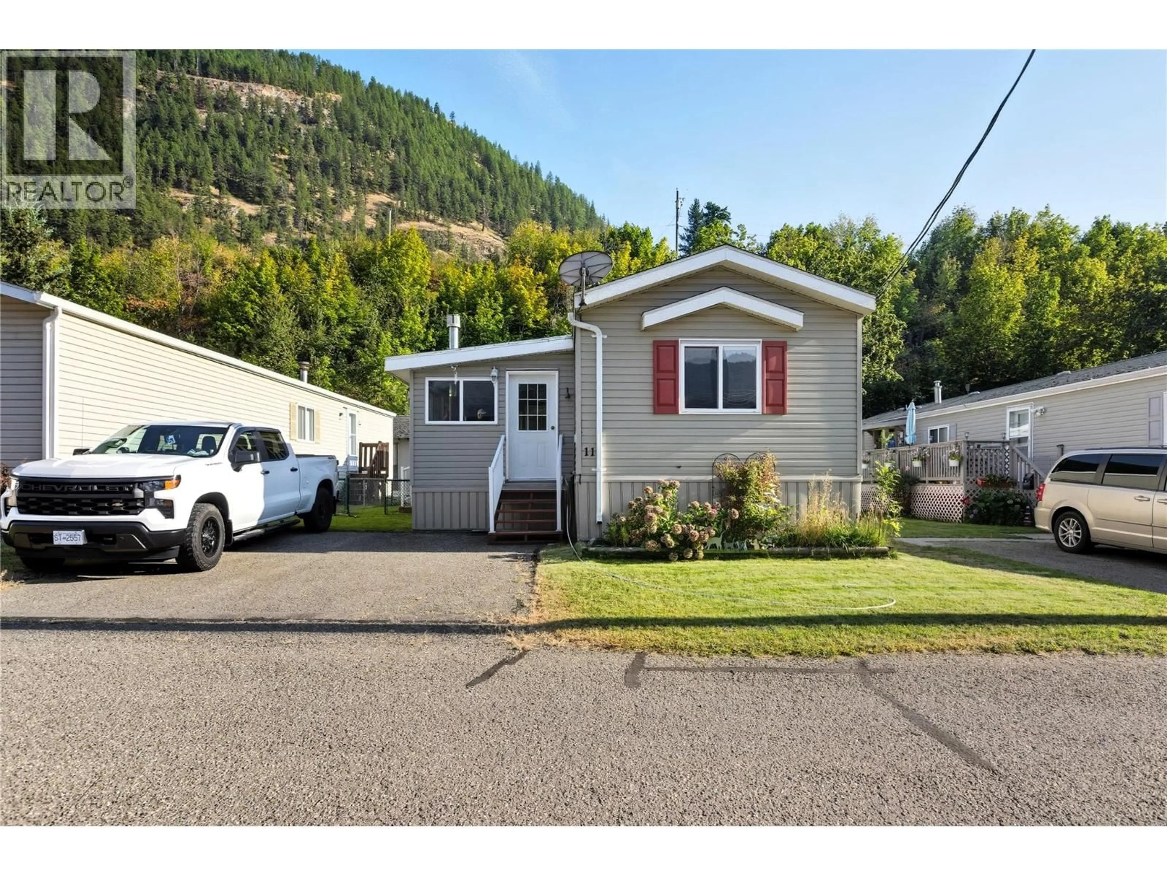Home with vinyl exterior material, street for 11 - 1250 HILLSIDE AVENUE, Chase British Columbia V0E1M0