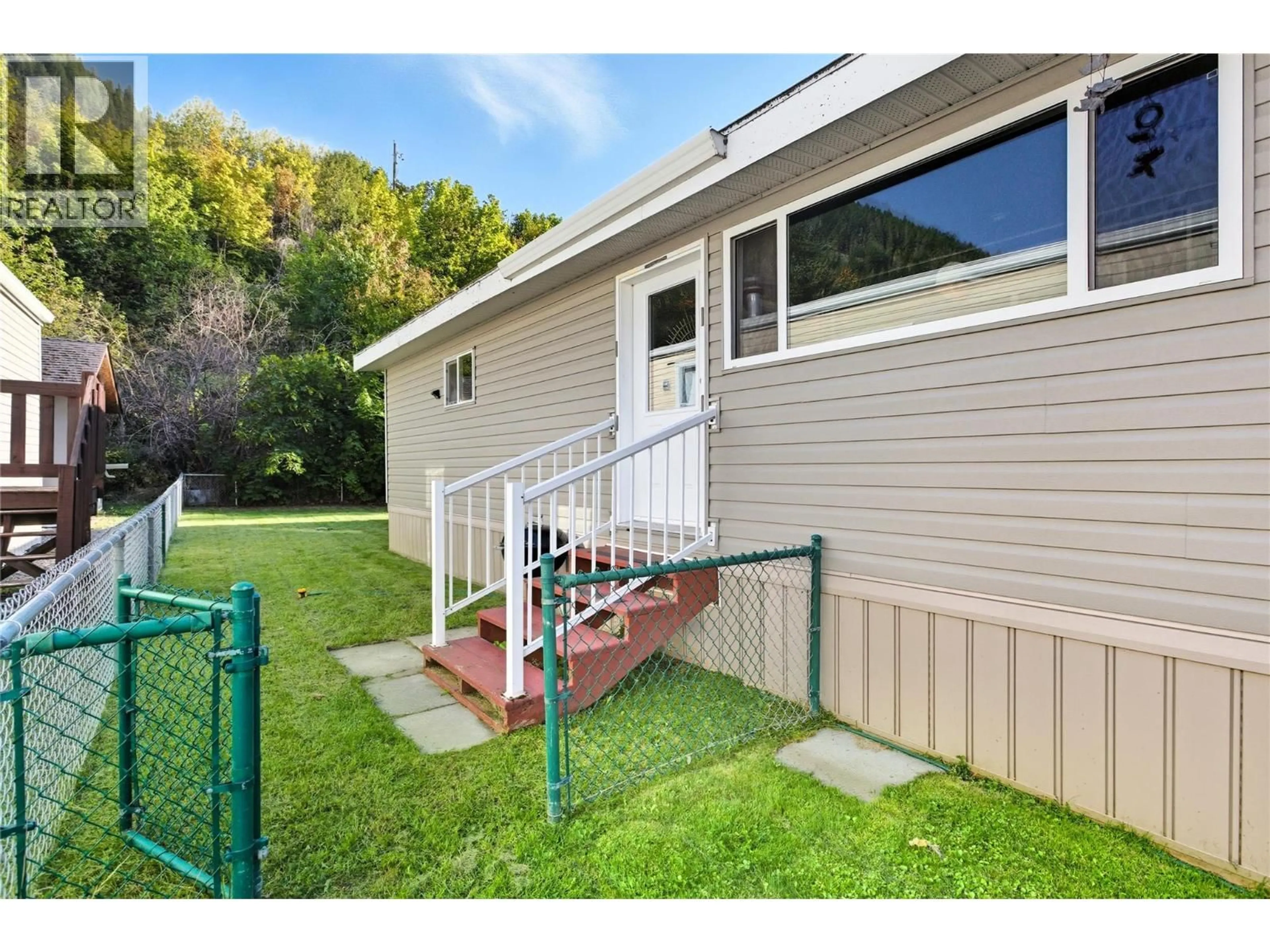 Home with vinyl exterior material, unknown for 11 - 1250 HILLSIDE AVENUE, Chase British Columbia V0E1M0