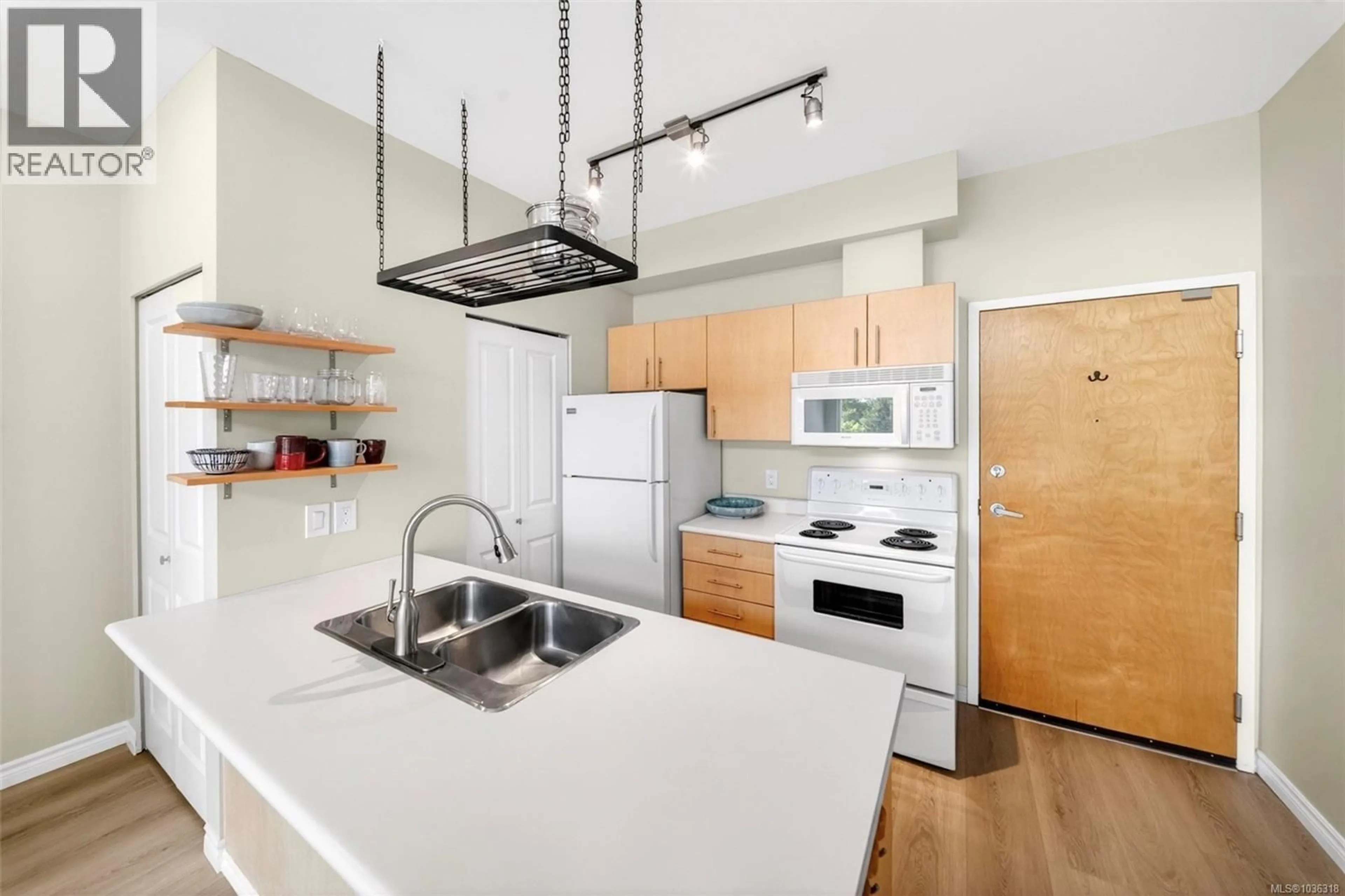 Standard kitchen, unknown for 403 - 1550 CHURCH AVENUE, Saanich British Columbia V8P2H1