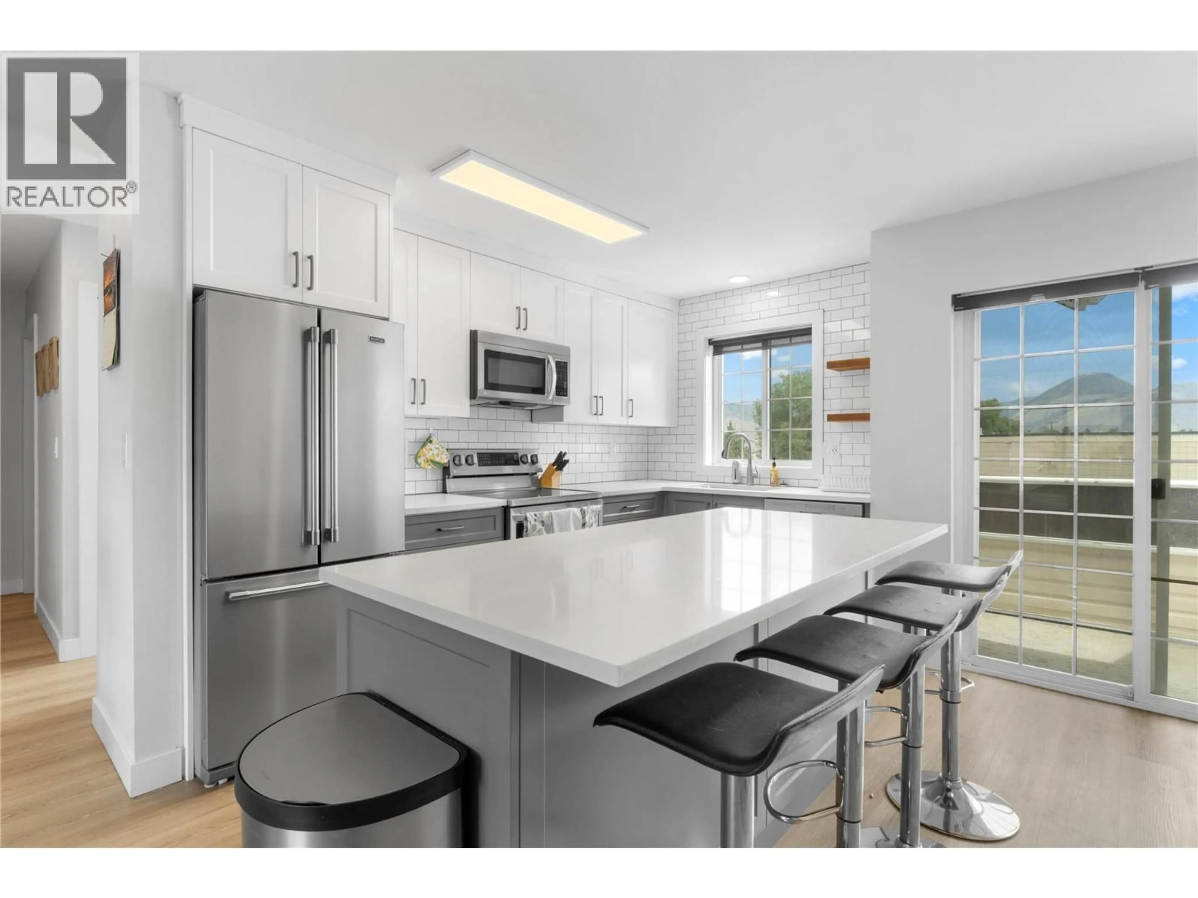Open concept kitchen, ceramic/tile floor for 20 - 1876 TRANQUILLE ROAD, Kamloops British Columbia V2B3L8