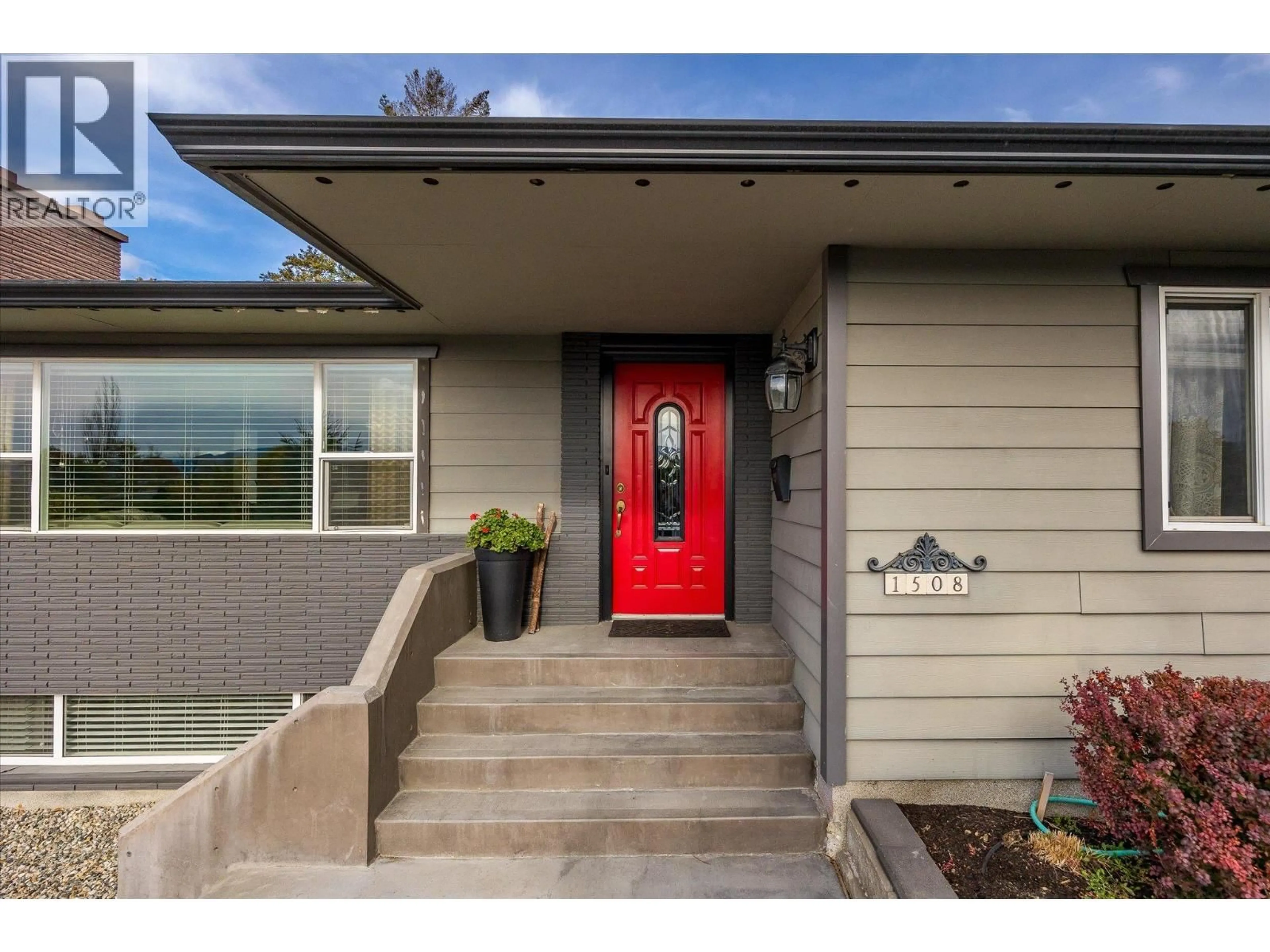 Unknown for 1508 PINEHURST CRESCENT, Kelowna British Columbia V1Y4H9
