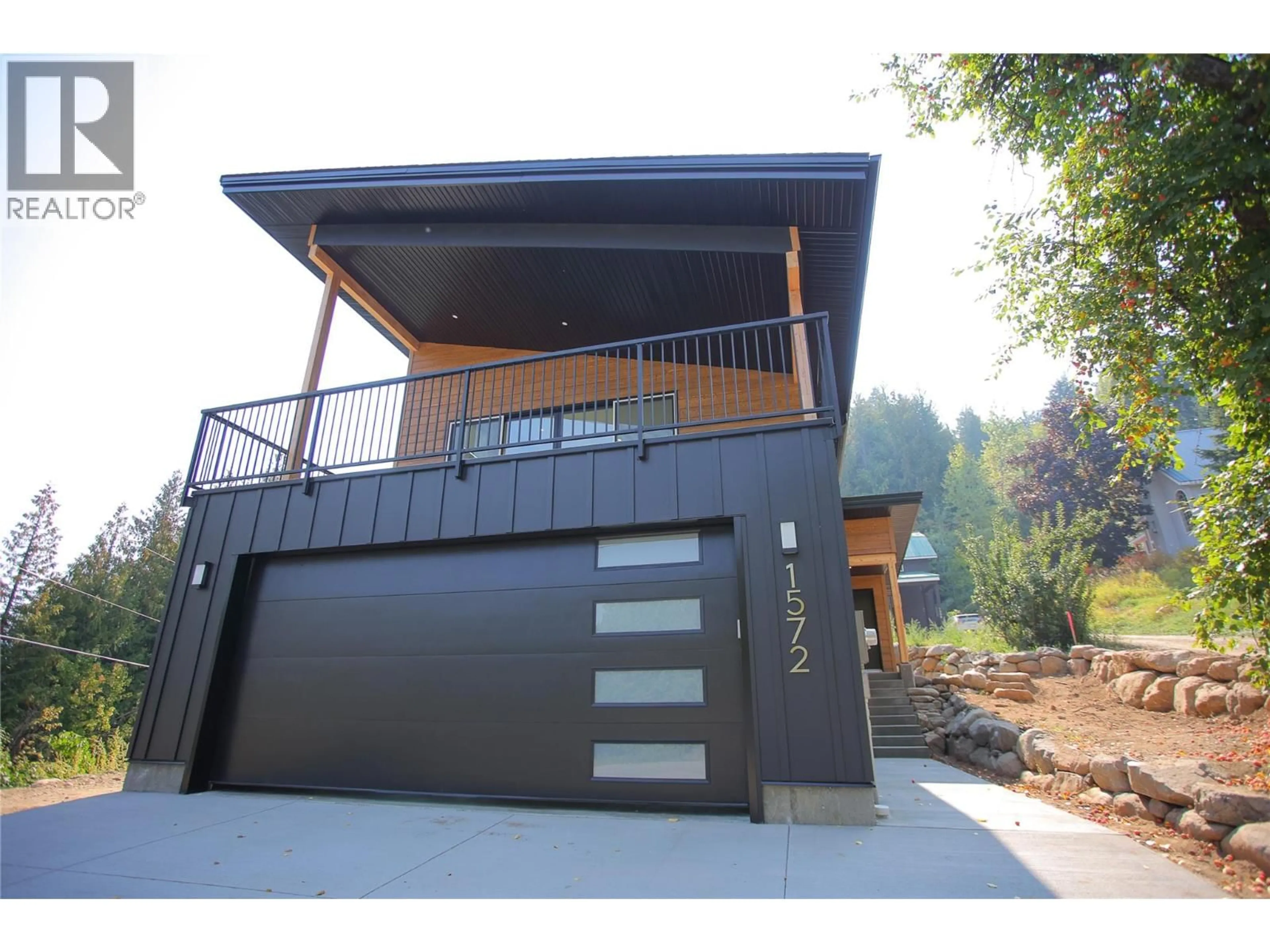 Home with vinyl exterior material, unknown for 1572 TREADWELL STREET, Rossland British Columbia V0G1Y0