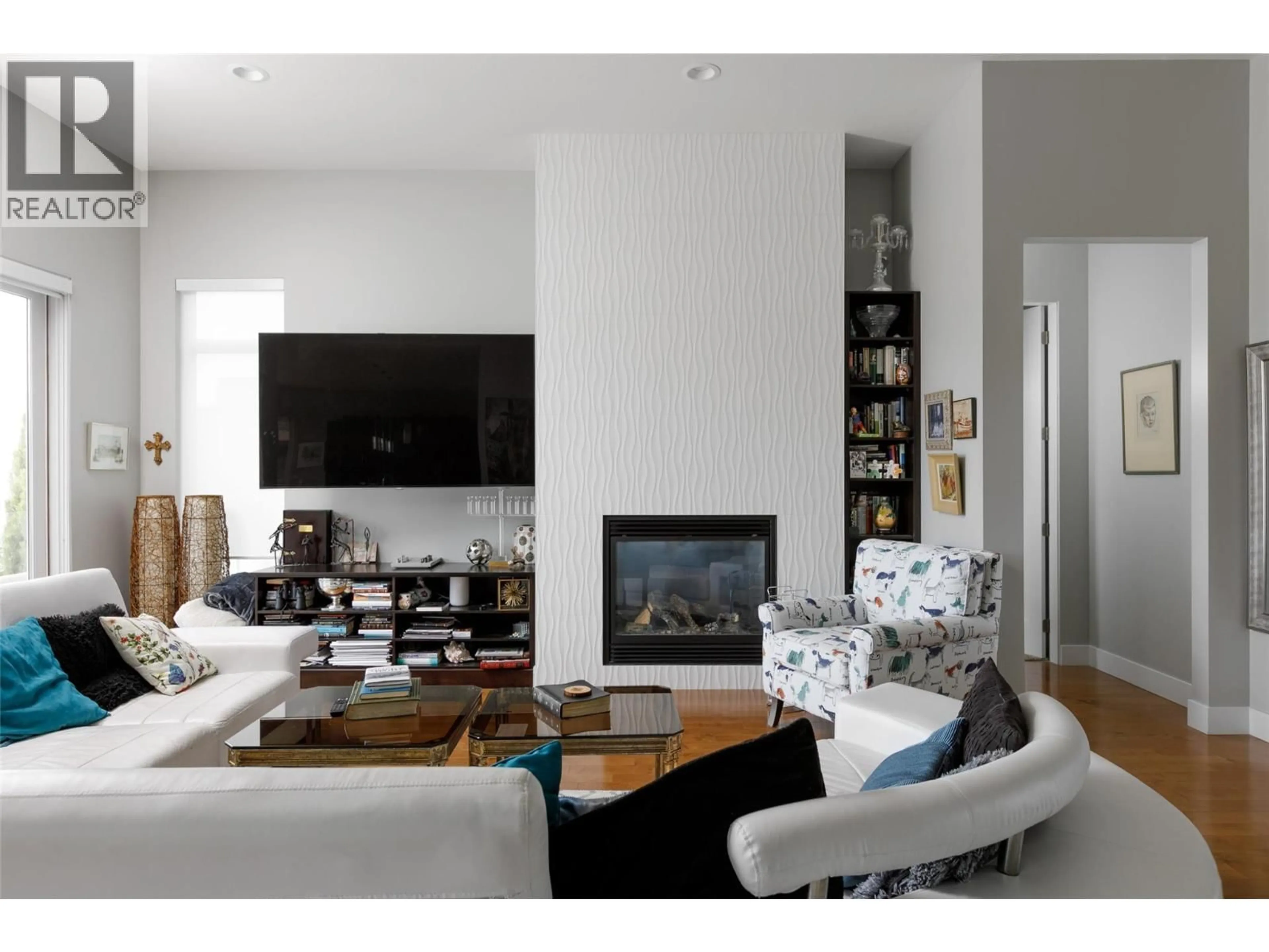 Living room with furniture, unknown for 5342 SIGNET CRESCENT, Kelowna British Columbia V1W5J5