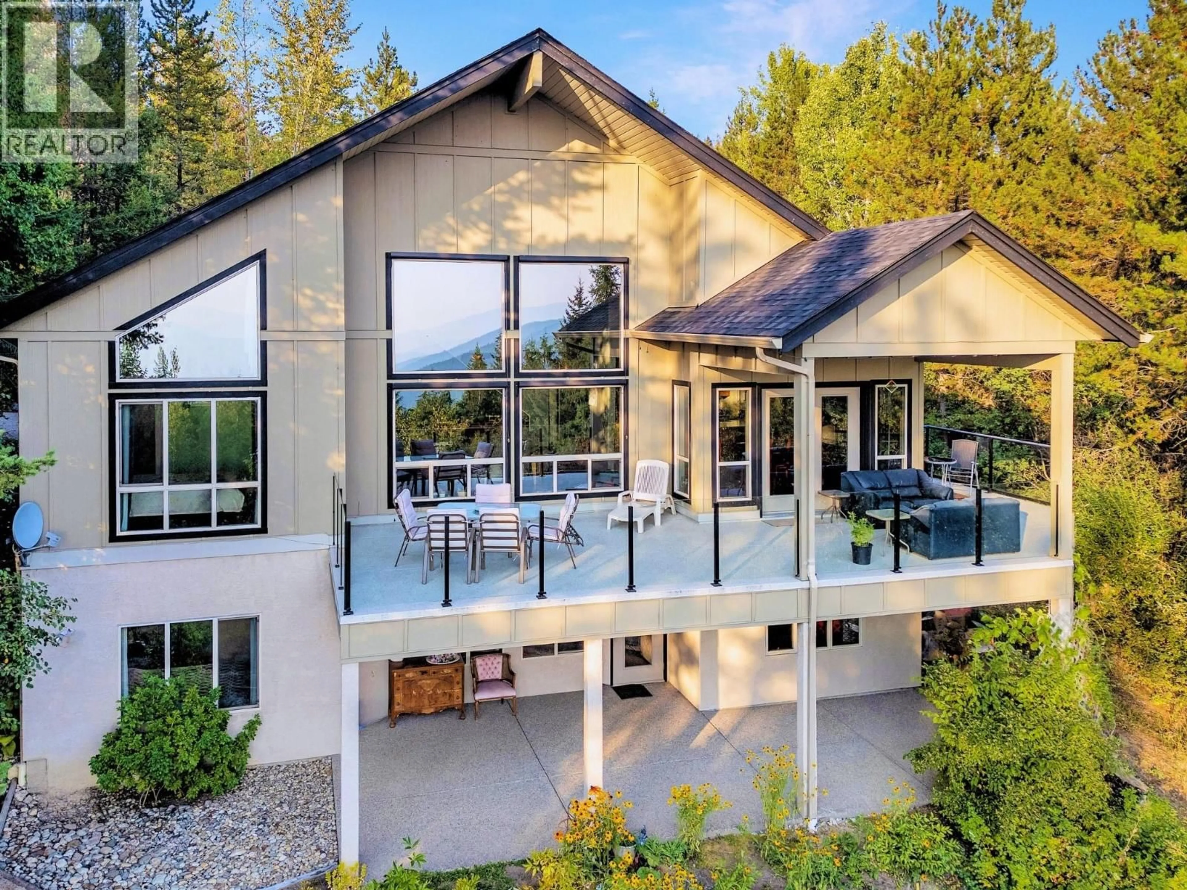 Home with vinyl exterior material, mountain view for 8130 JACKPINE ROAD, Vernon British Columbia V1B3M9