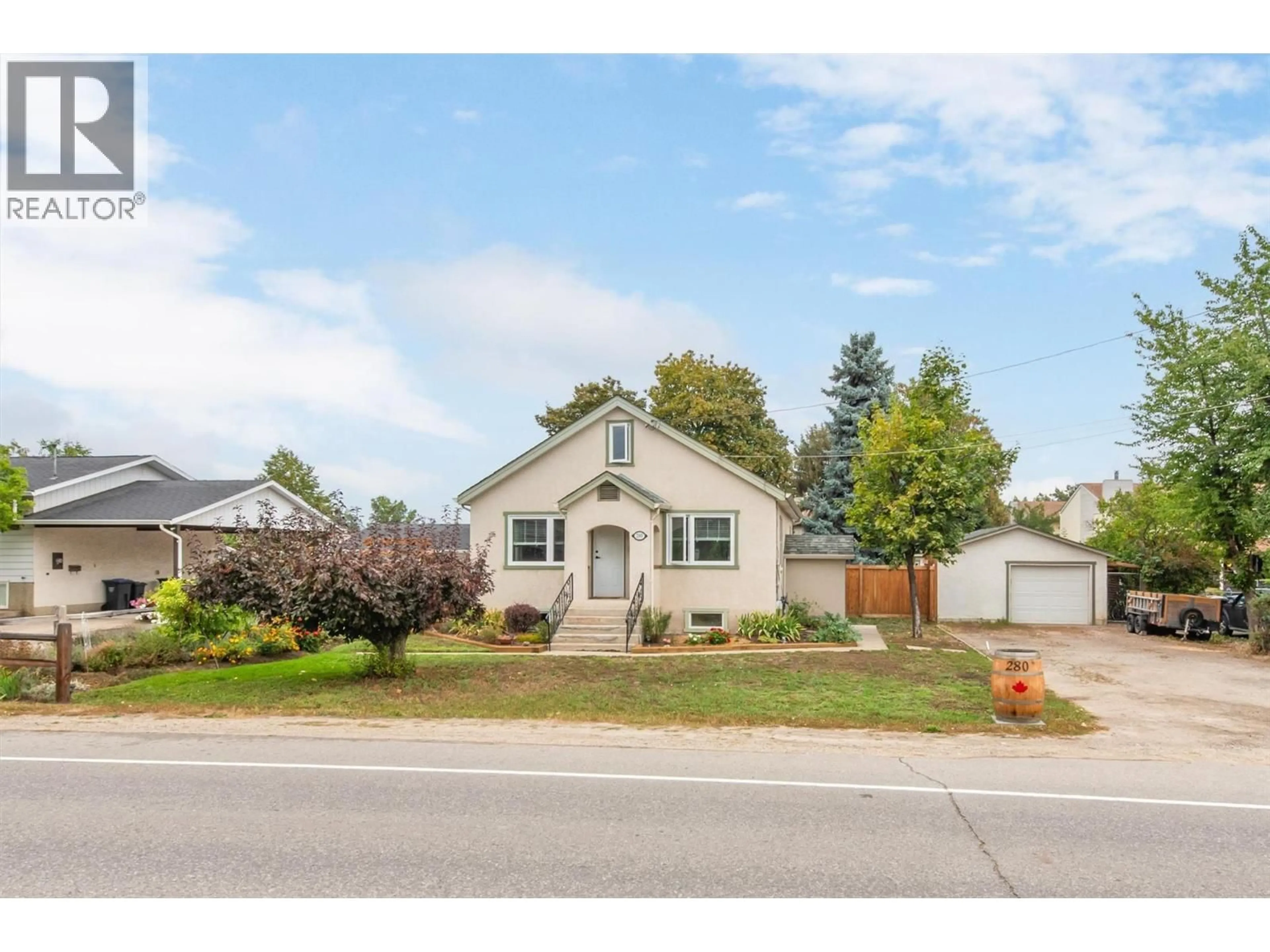 Home with vinyl exterior material, street for 280 MUGFORD ROAD, Kelowna British Columbia V1X2E2