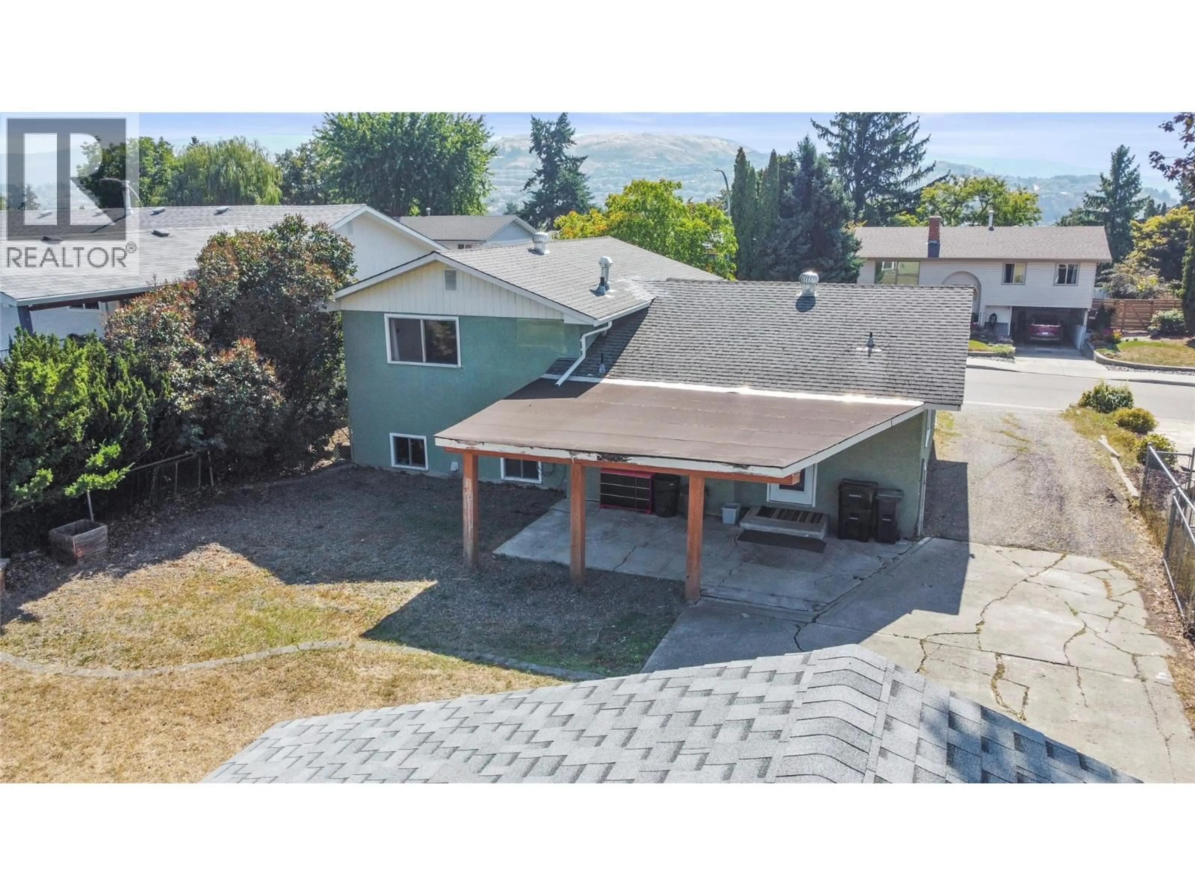 A pic from outside/outdoor area/front of a property/back of a property/a pic from drone, street for 2107 24 AVENUE, Vernon British Columbia V1T1L1