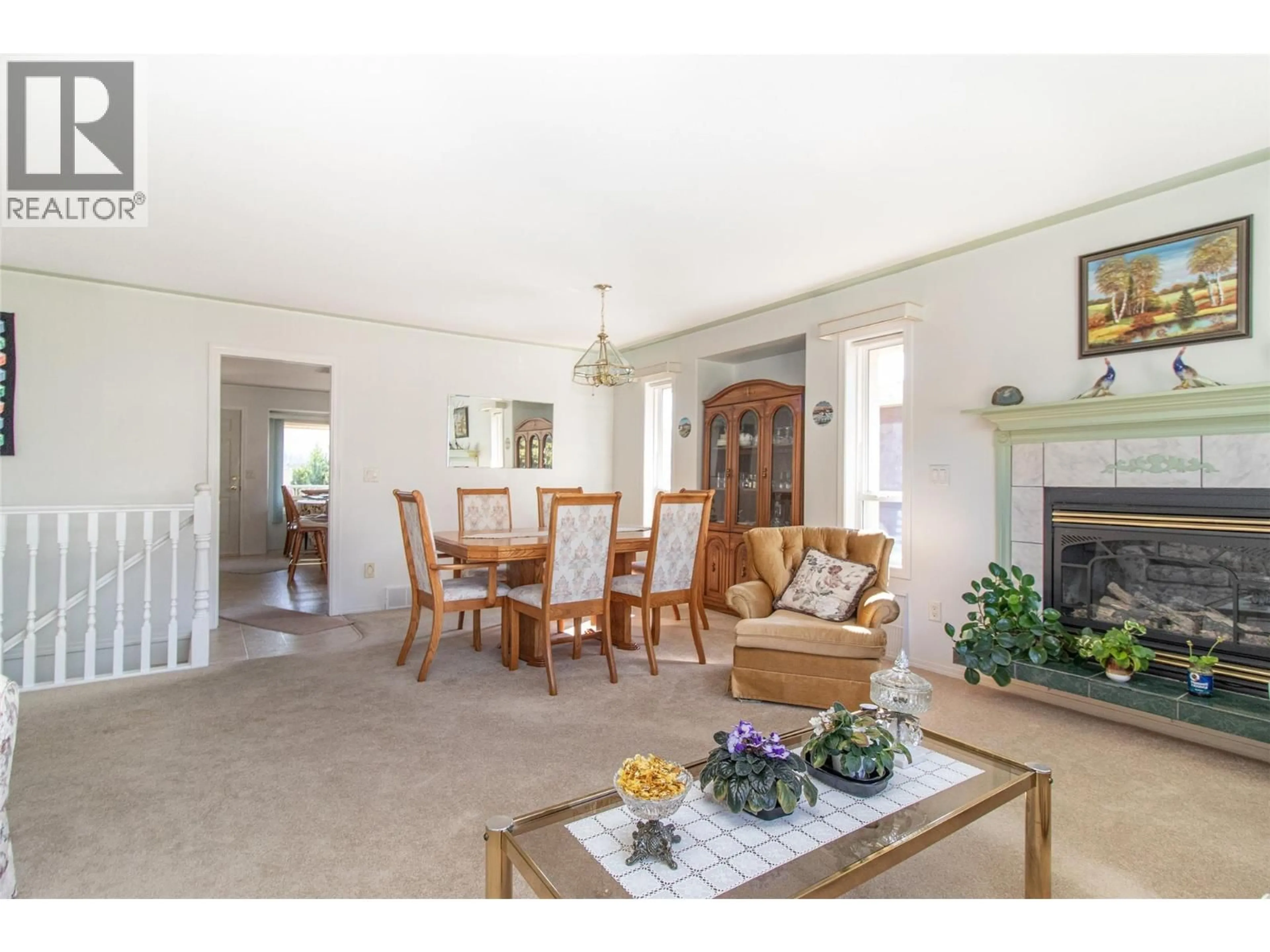 Living room with furniture, unknown for 1581 LARGE AVENUE, Kelowna British Columbia V1P1N4