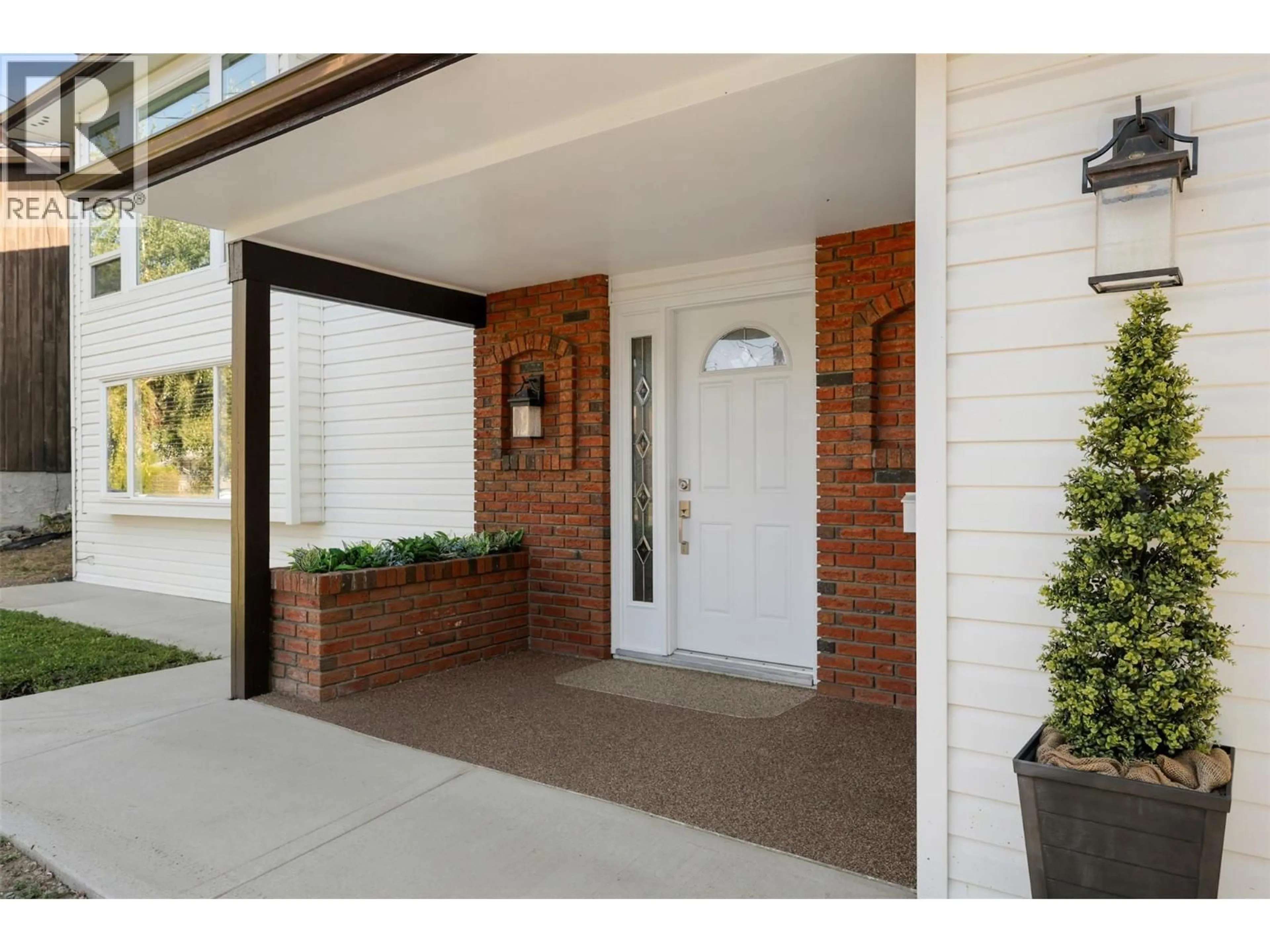 Unknown for 1726 HILLSIDE DRIVE, Kamloops British Columbia V2E1N4