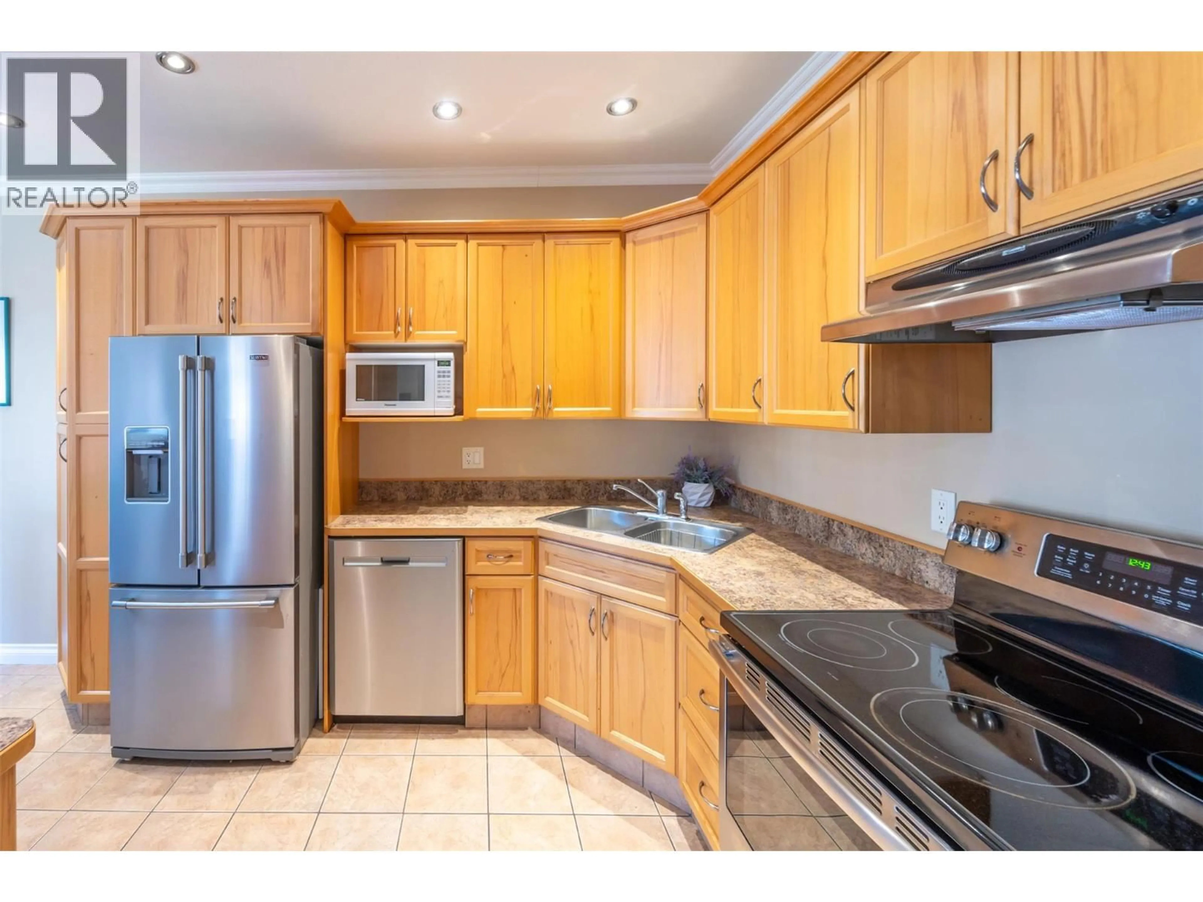 Standard kitchen, unknown for 103 - 144 POWER STREET, Penticton British Columbia V2A5W9
