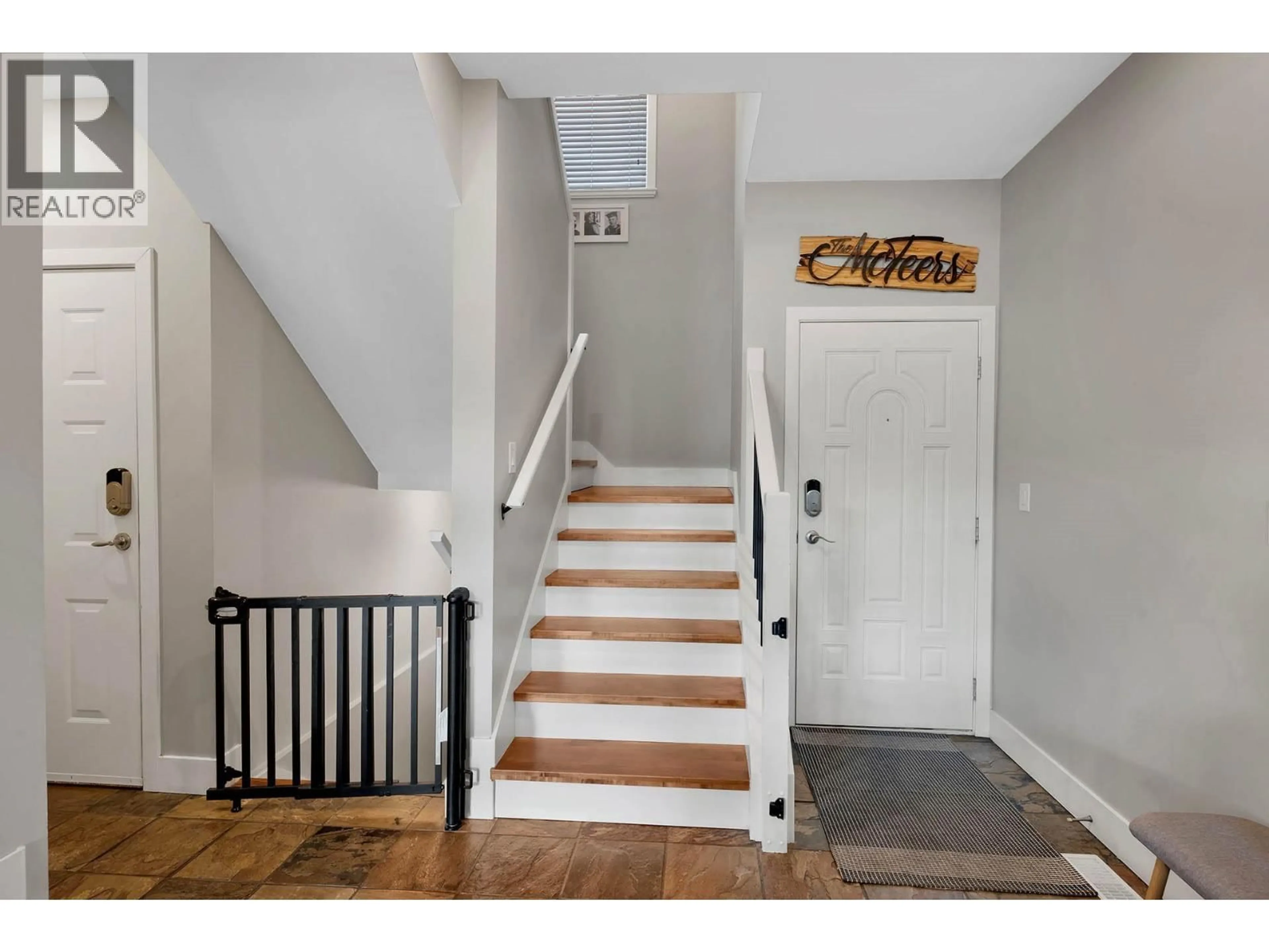 Indoor entryway for 49 - 2046 ROBSON PLACE, Kamloops British Columbia V2E0A5