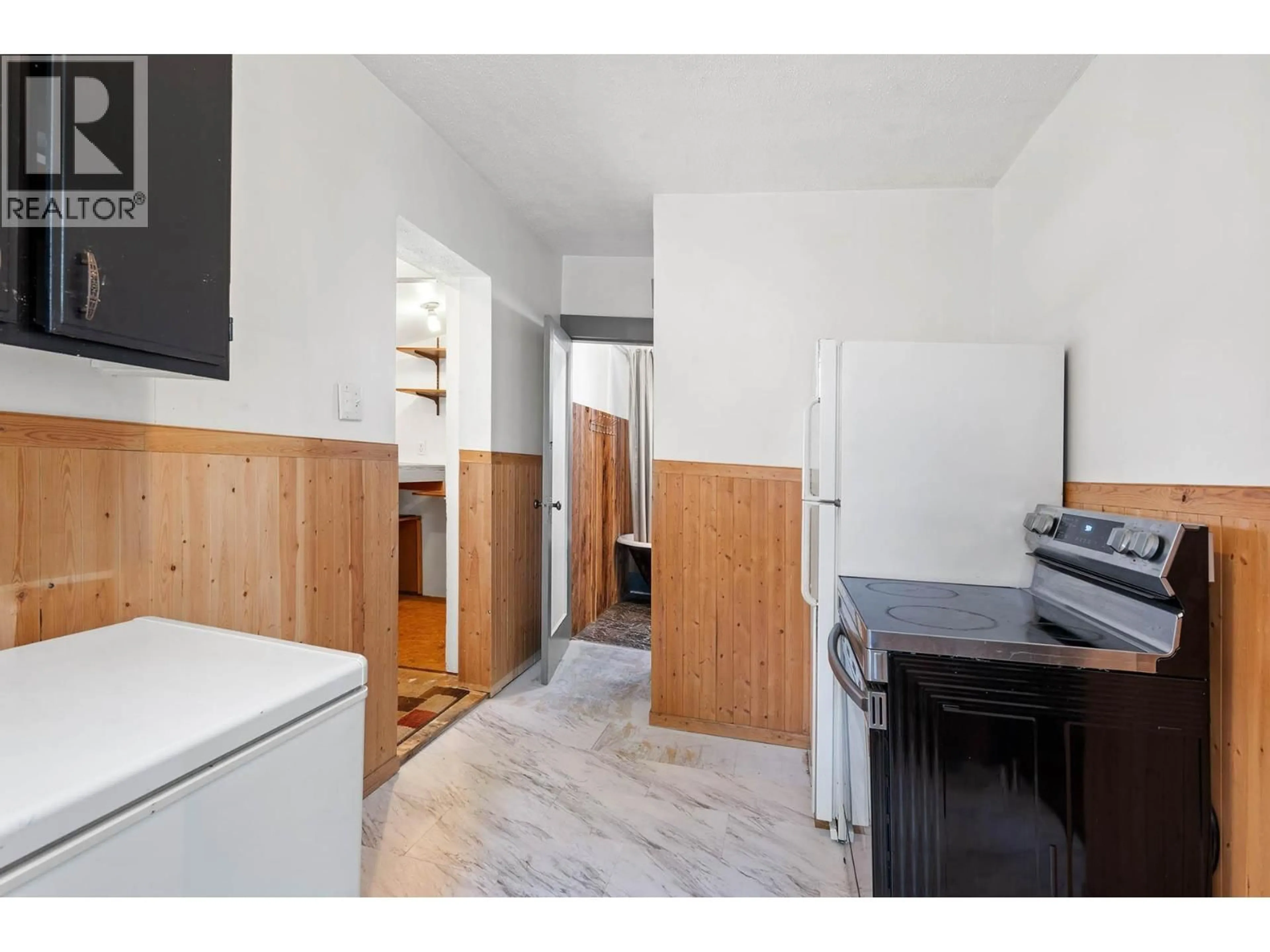 Unknown for 817 MAIN STREET, Blue River British Columbia V0E1J0