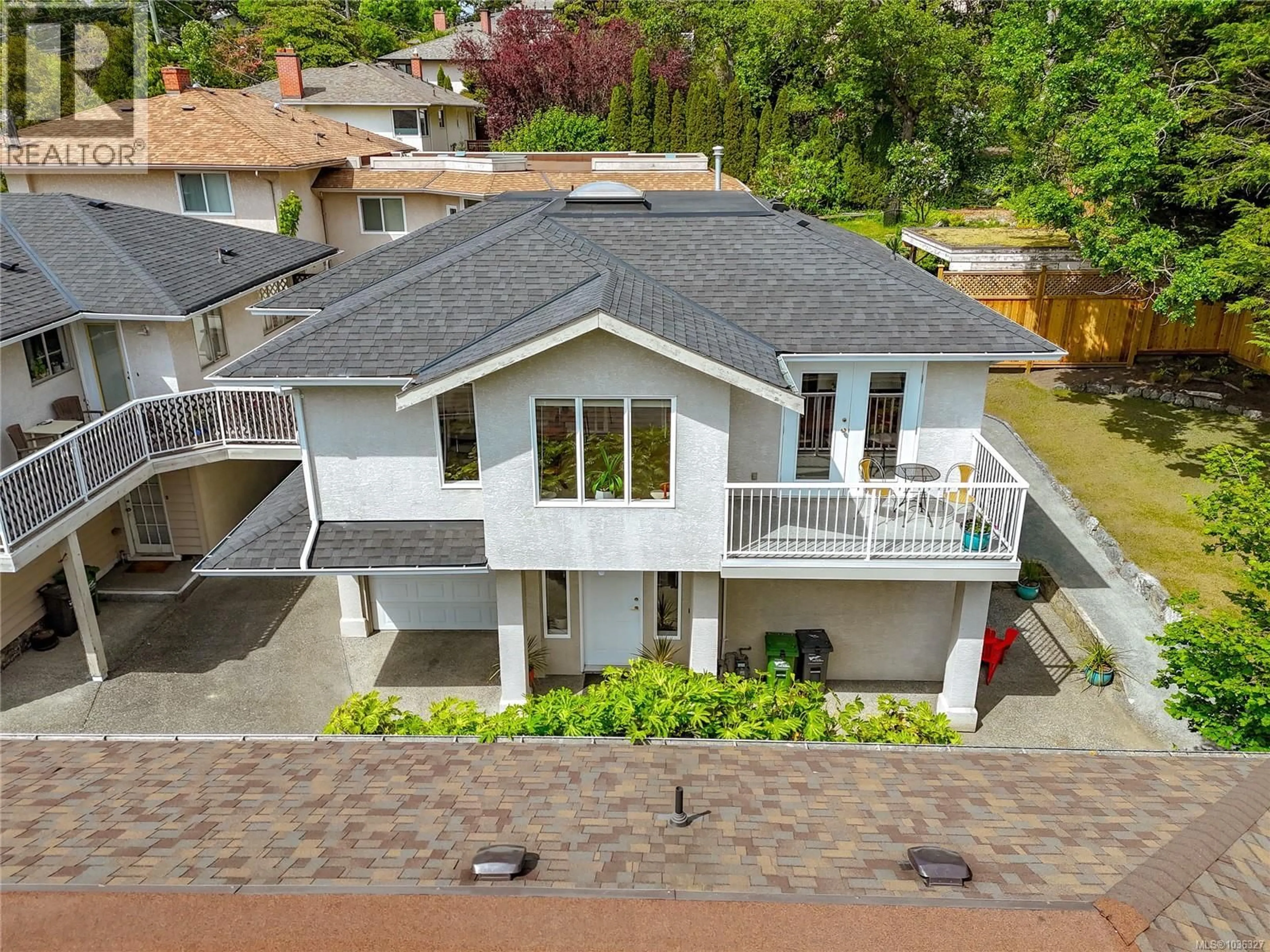 A pic from outside/outdoor area/front of a property/back of a property/a pic from drone, street for 2651 CAPITAL HEIGHTS, Victoria British Columbia V8T3M1