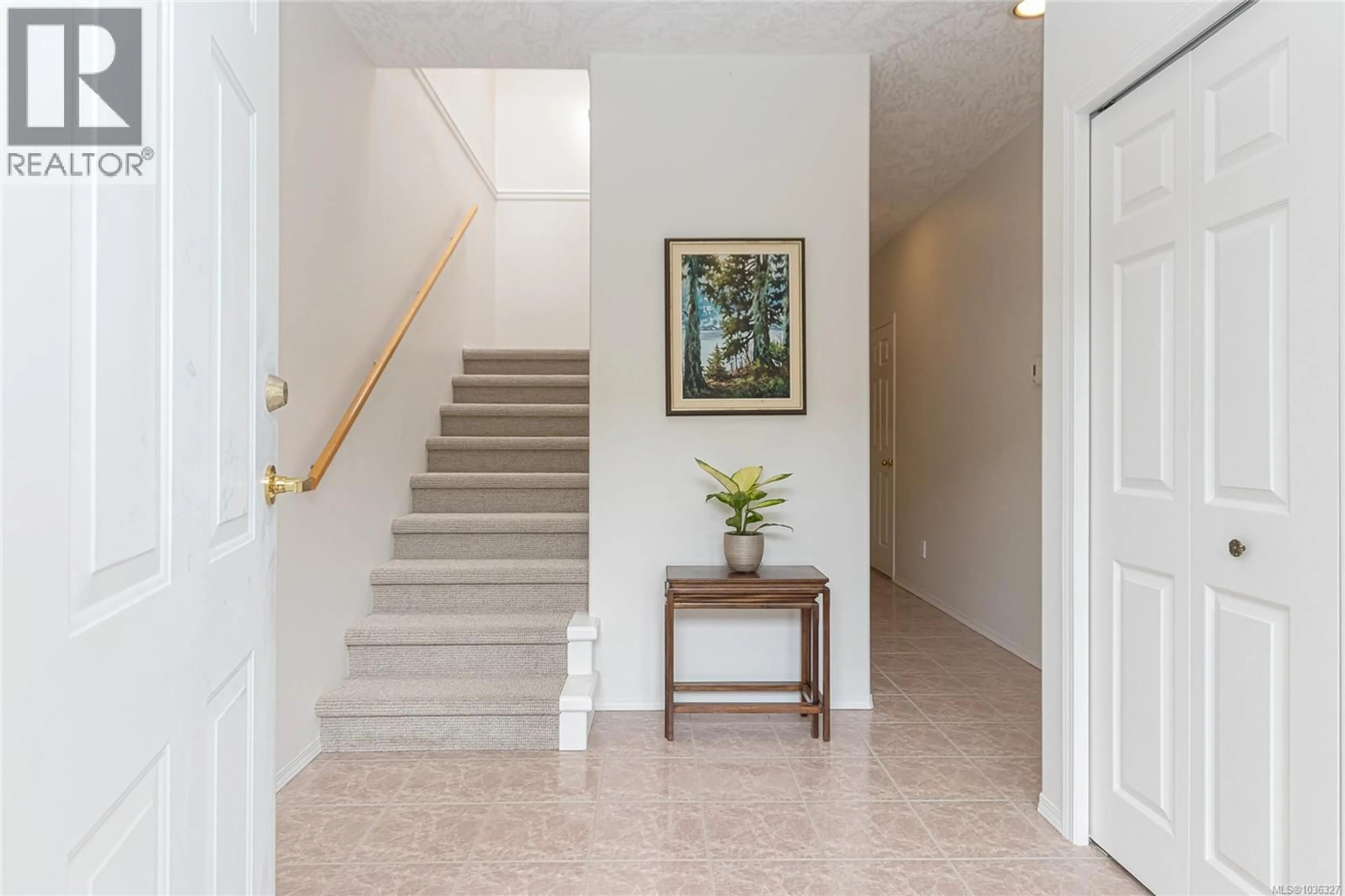 Unknown for 2651 CAPITAL HEIGHTS, Victoria British Columbia V8T3M1