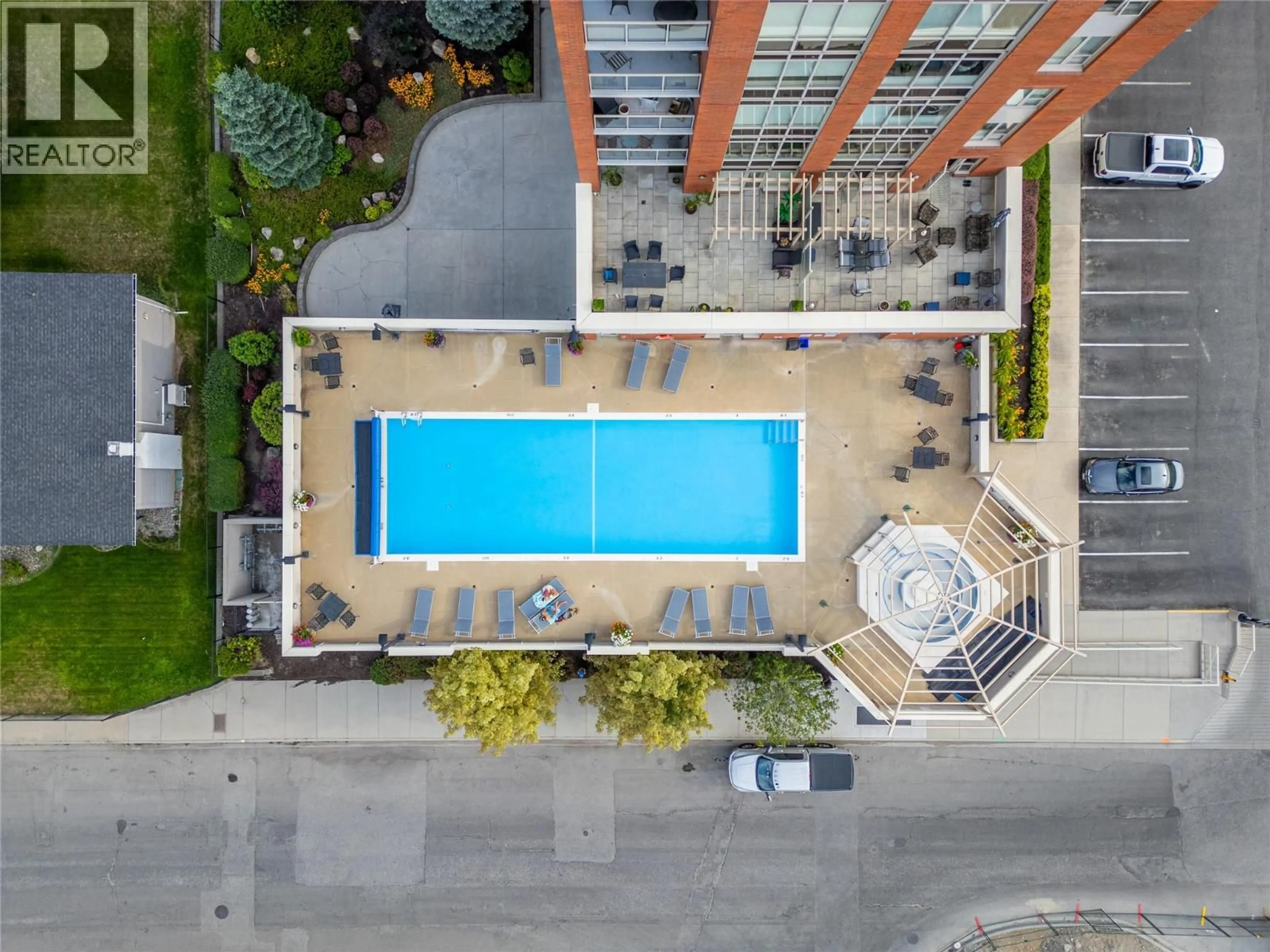 Pool for 712 - 1160 BERNARD AVENUE, Kelowna British Columbia V4T2V4