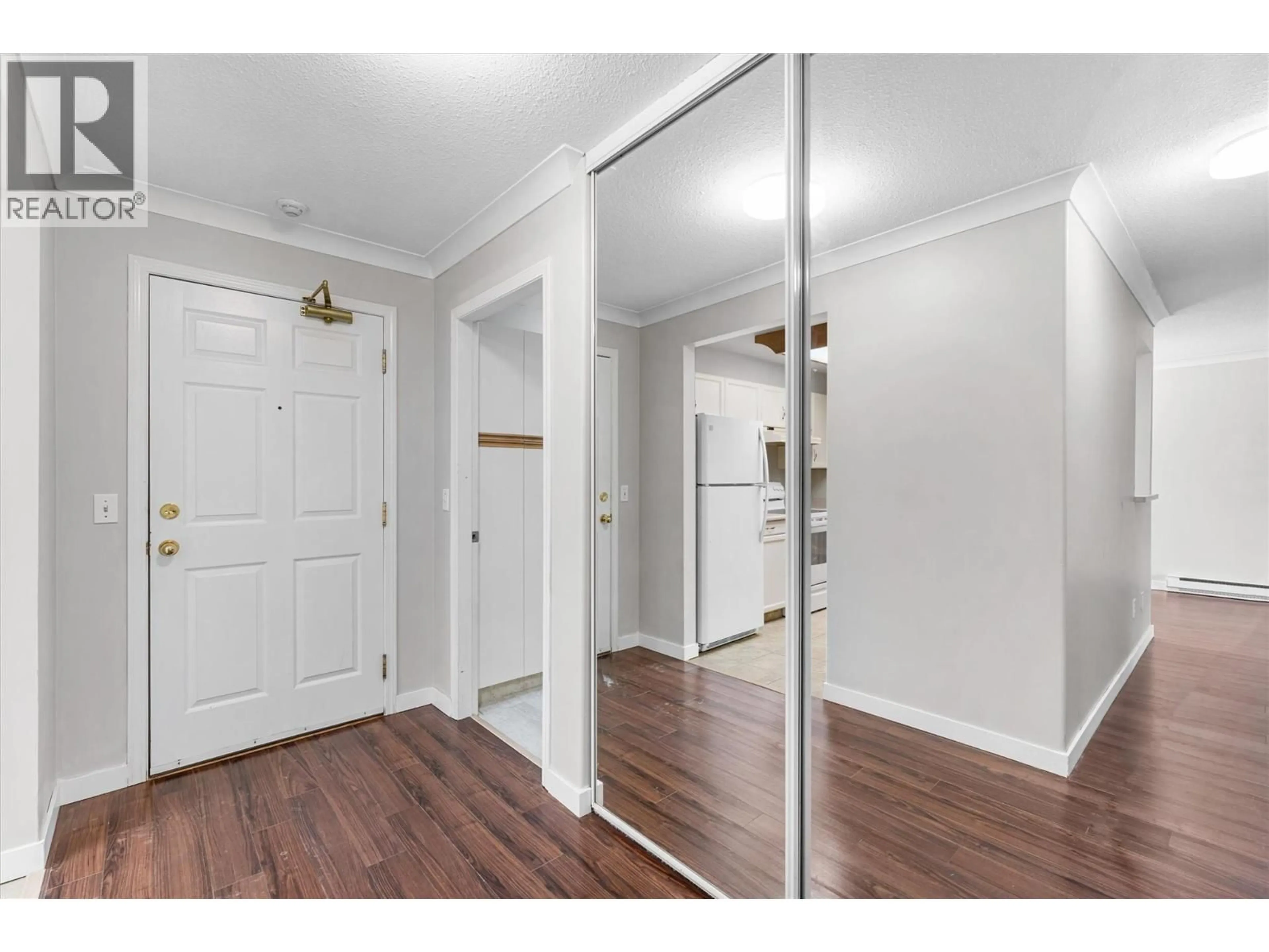 Indoor entryway for 210 - 255 AURORA CRESCENT, Kelowna British Columbia V1X7L8