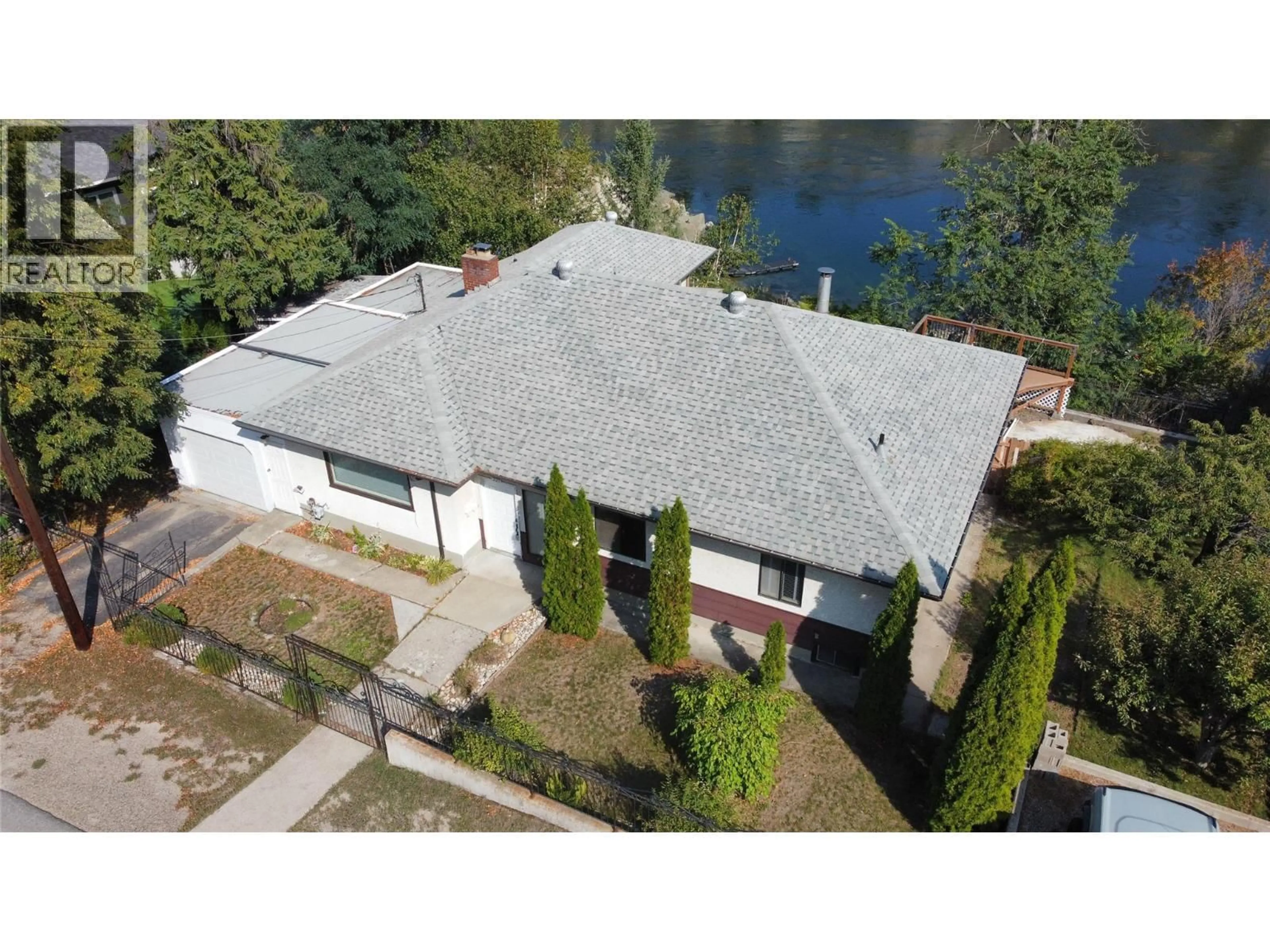 A pic from outside/outdoor area/front of a property/back of a property/a pic from drone, water/lake/river/ocean view for 221 2ND AVENUE, Rivervale British Columbia V1R4V2