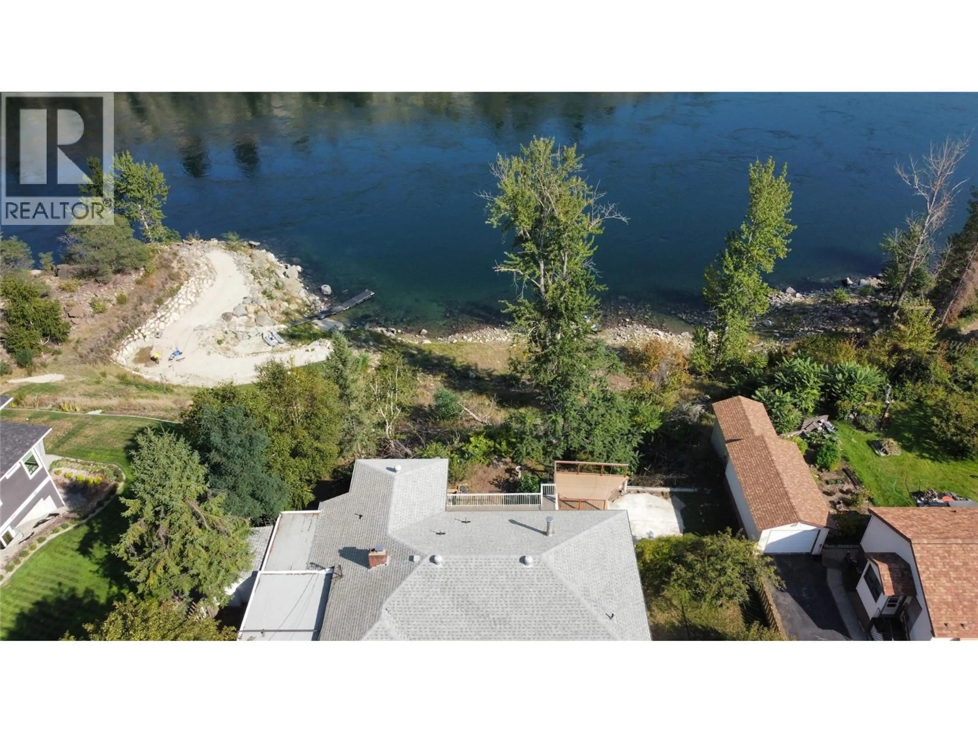 A pic from outside/outdoor area/front of a property/back of a property/a pic from drone, water/lake/river/ocean view for 221 2ND AVENUE, Rivervale British Columbia V1R4V2