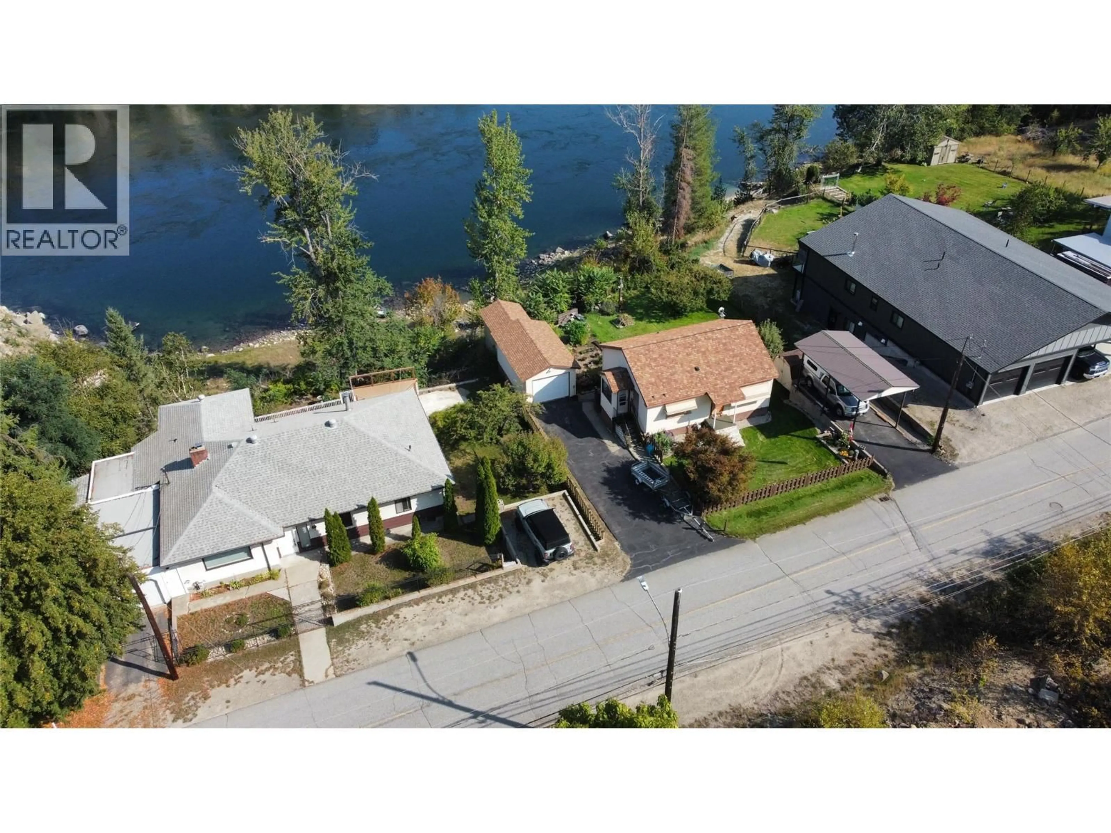 A pic from outside/outdoor area/front of a property/back of a property/a pic from drone, water/lake/river/ocean view for 221 2ND AVENUE, Rivervale British Columbia V1R4V2