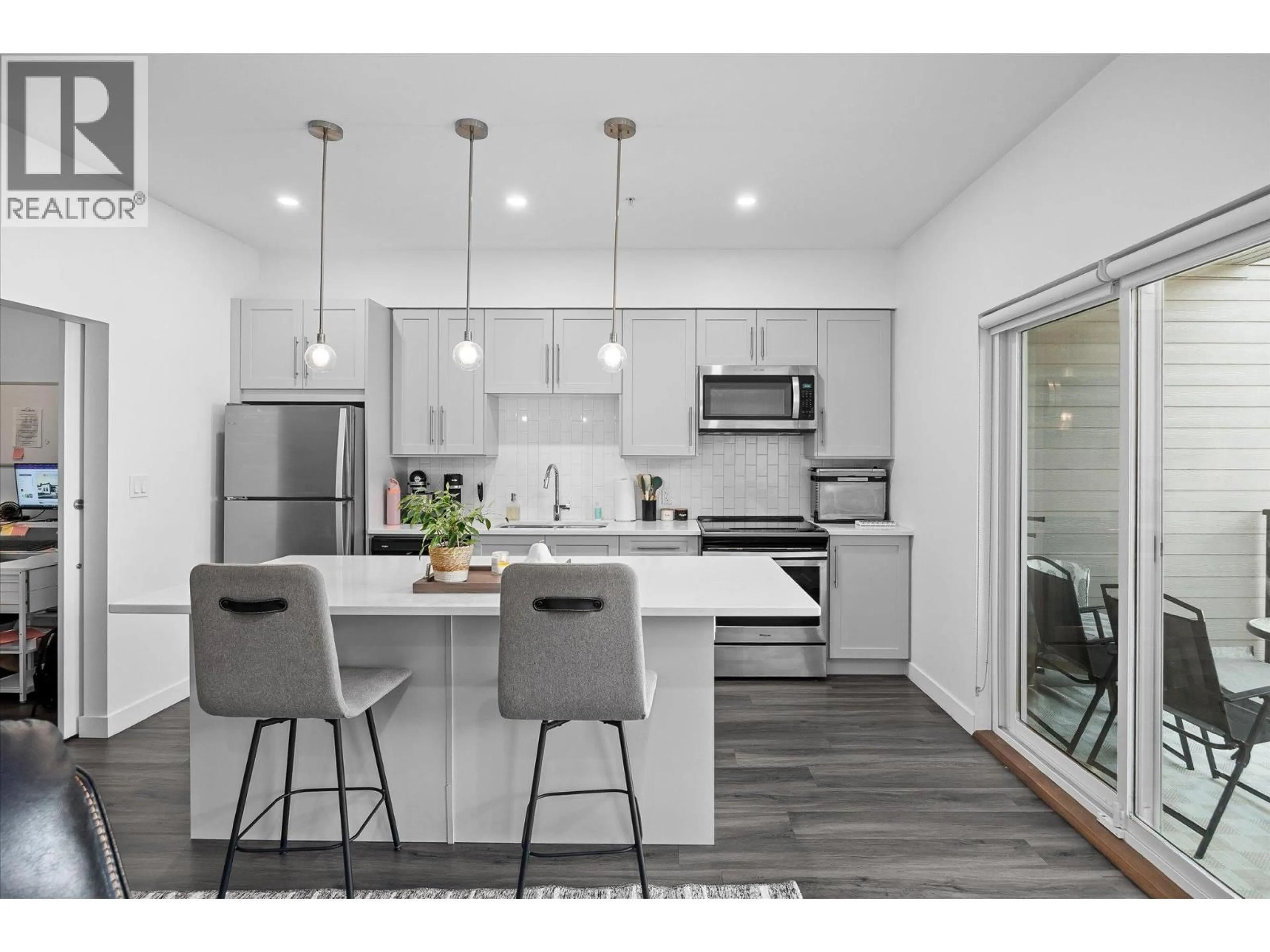 Open concept kitchen, unknown for 304 - 3630 MISSION SPRINGS DRIVE, Kelowna British Columbia V1W0B2