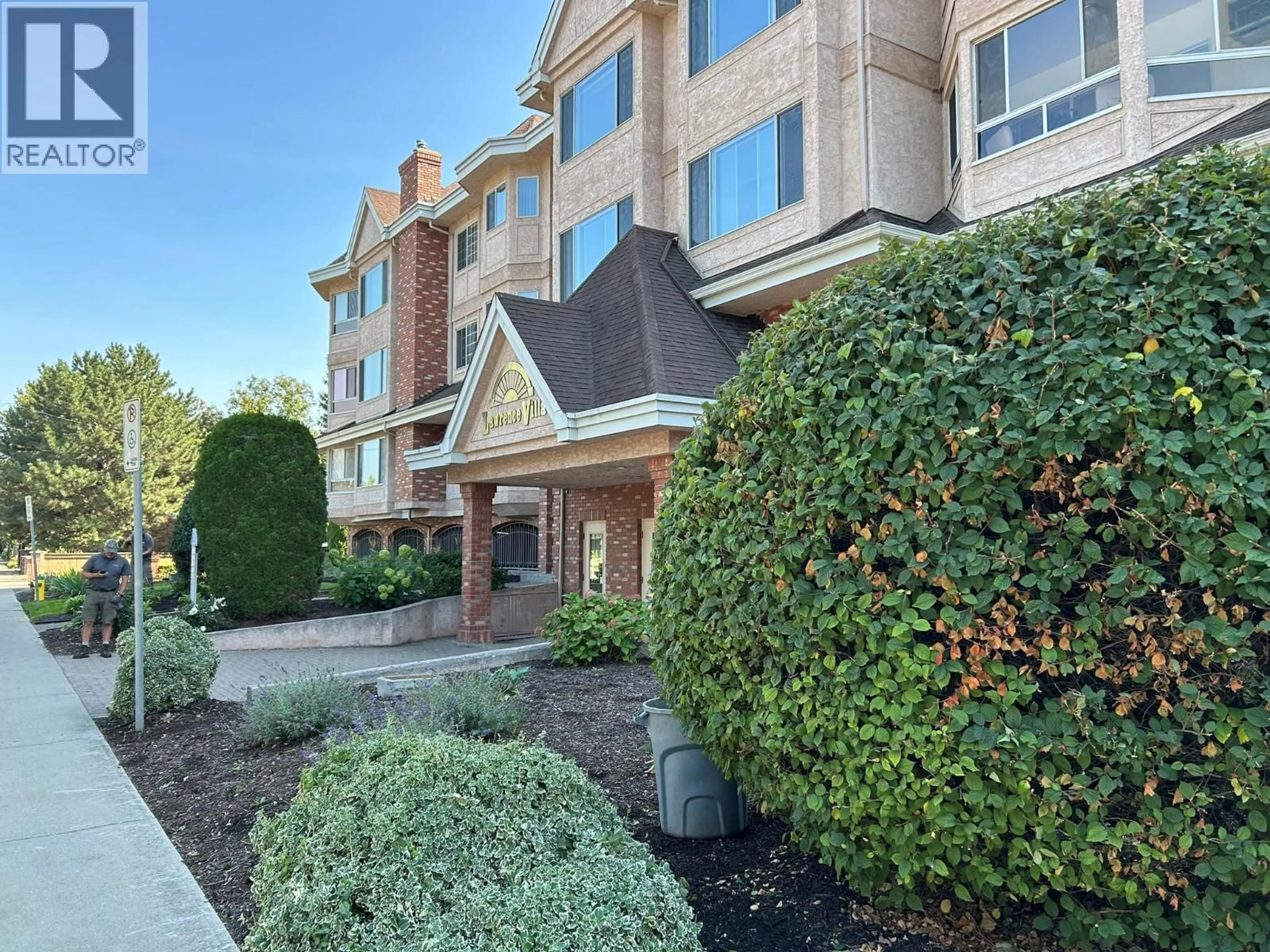 Patio, unknown for 304 - 945 LAWRENCE AVENUE, Kelowna British Columbia V1Y6M3