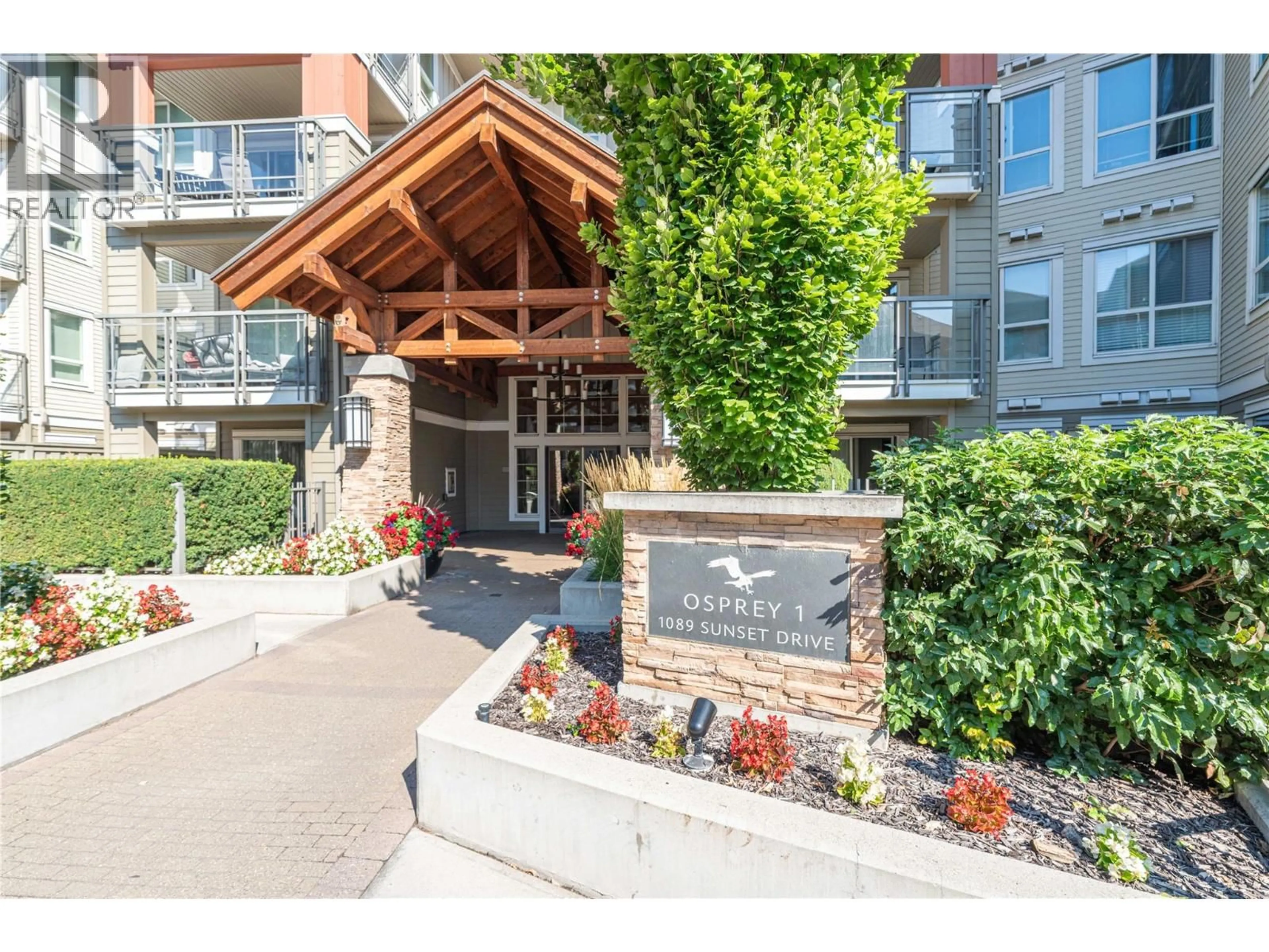 Indoor foyer for 218 - 1089 SUNSET DRIVE, Kelowna British Columbia V1Y9Z3