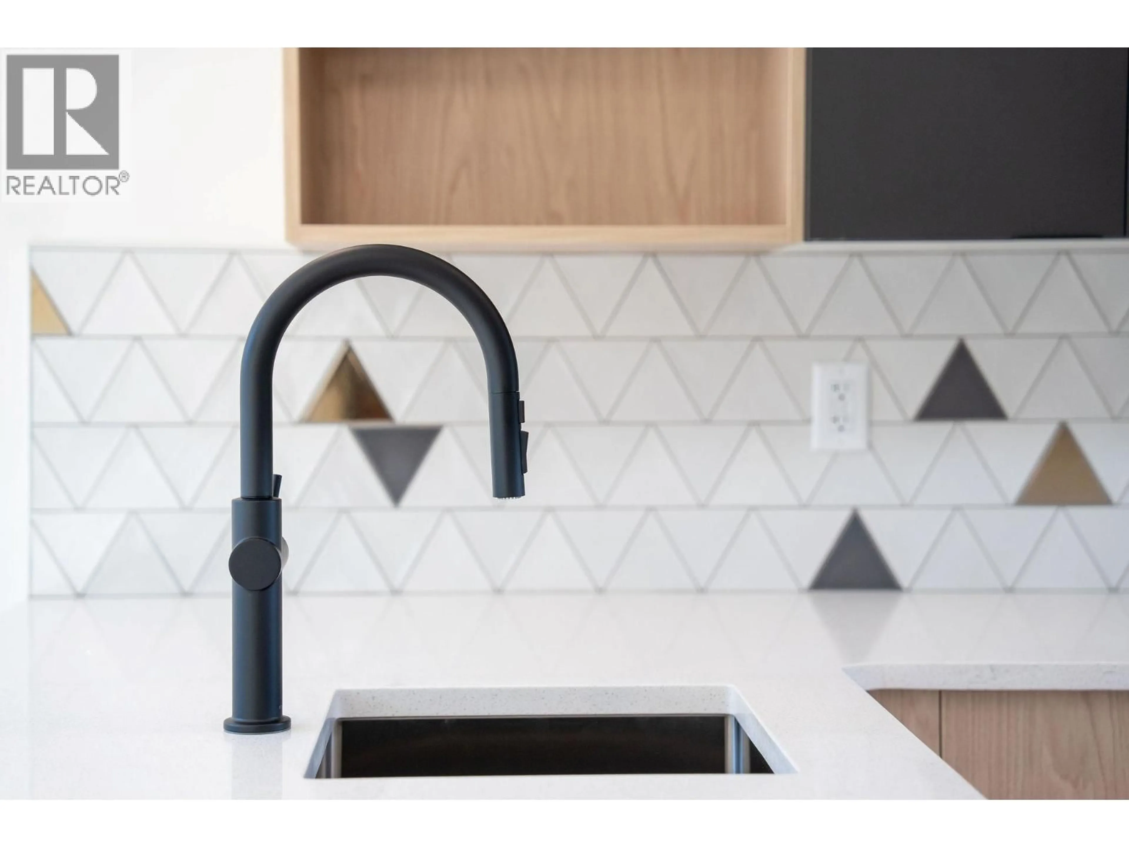 Contemporary kitchen, ceramic/tile floor for 5 - 416 HUMBERT STREET, Revelstoke British Columbia V0E2S1