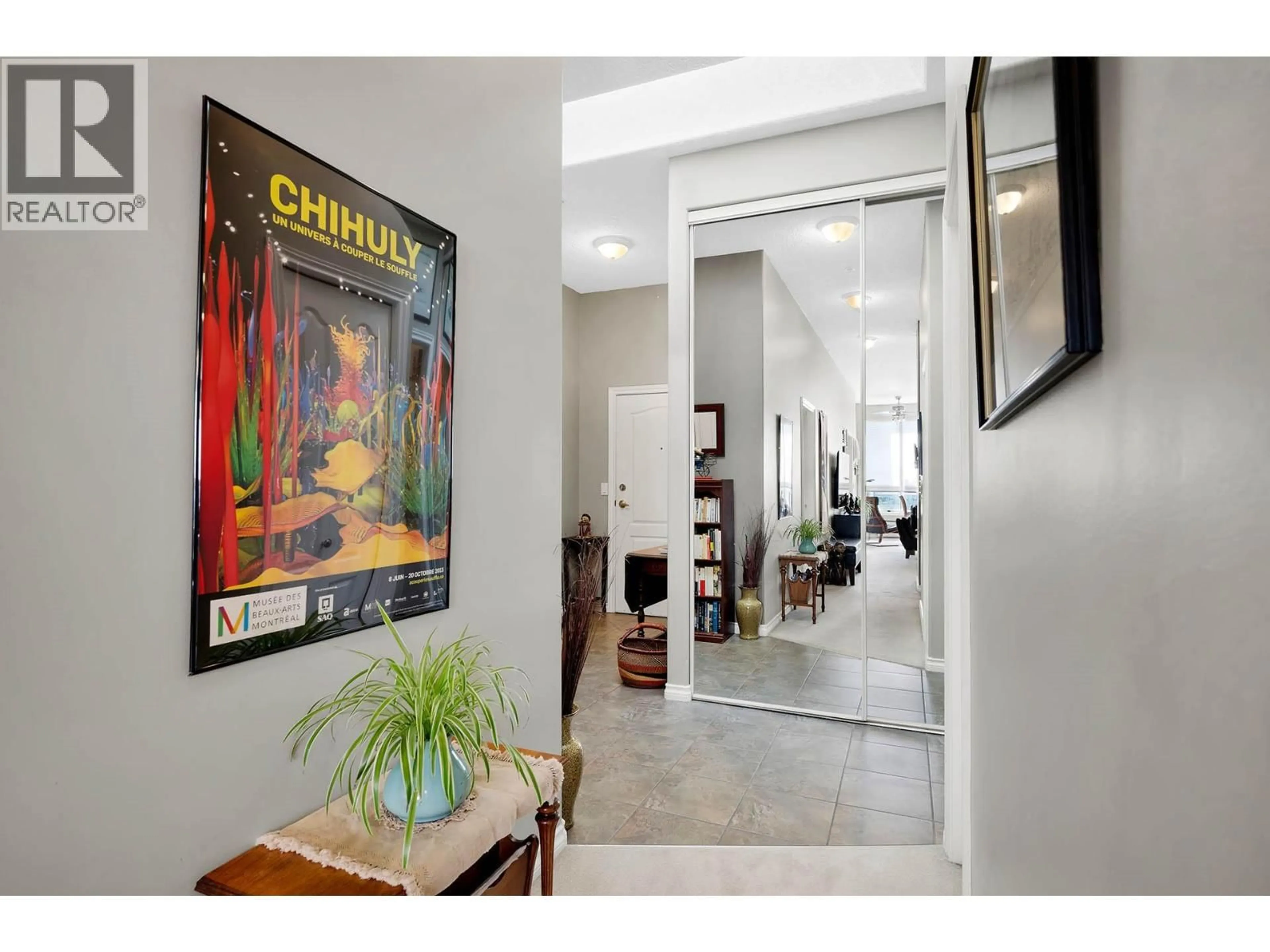 Indoor foyer for 502 - 712 SAHALI TERRACE, Kamloops British Columbia V2C6T2