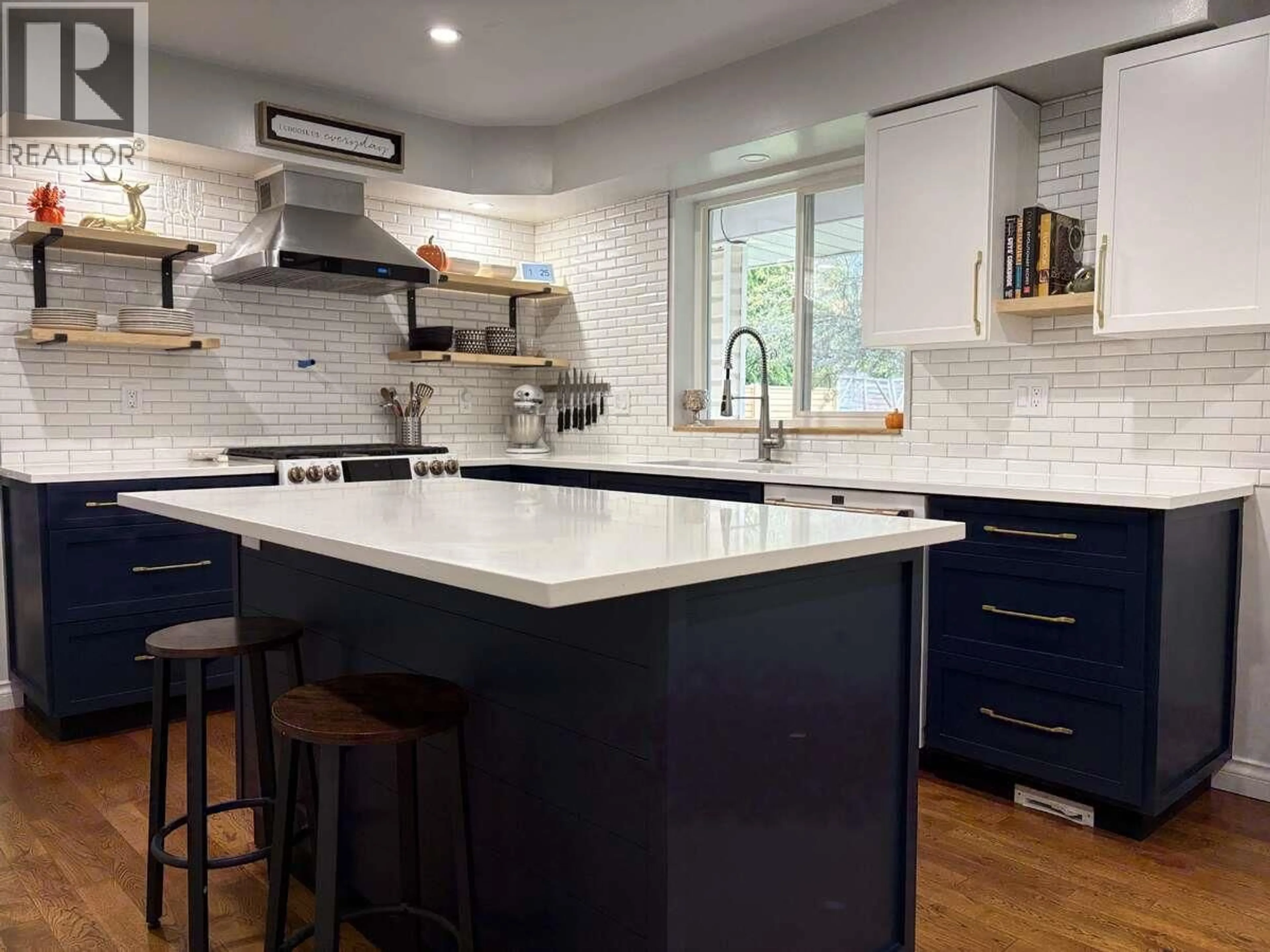 Open concept kitchen, ceramic/tile floor for 2628 6TH AVENUE, Castlegar British Columbia V1N2W2