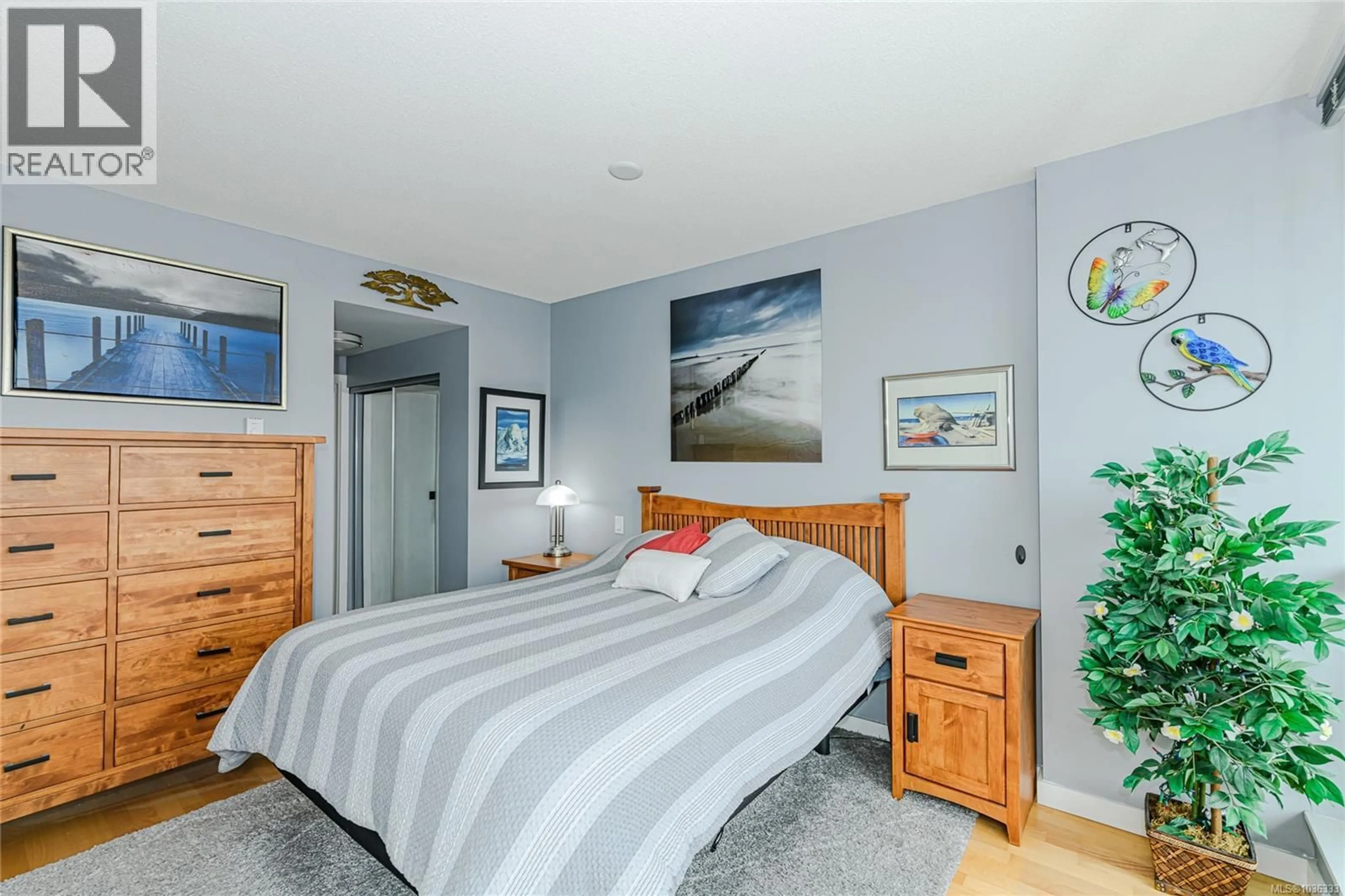 Bedroom with bed, unknown for 705 - 732 CORMORANT STREET, Victoria British Columbia V8W1P8