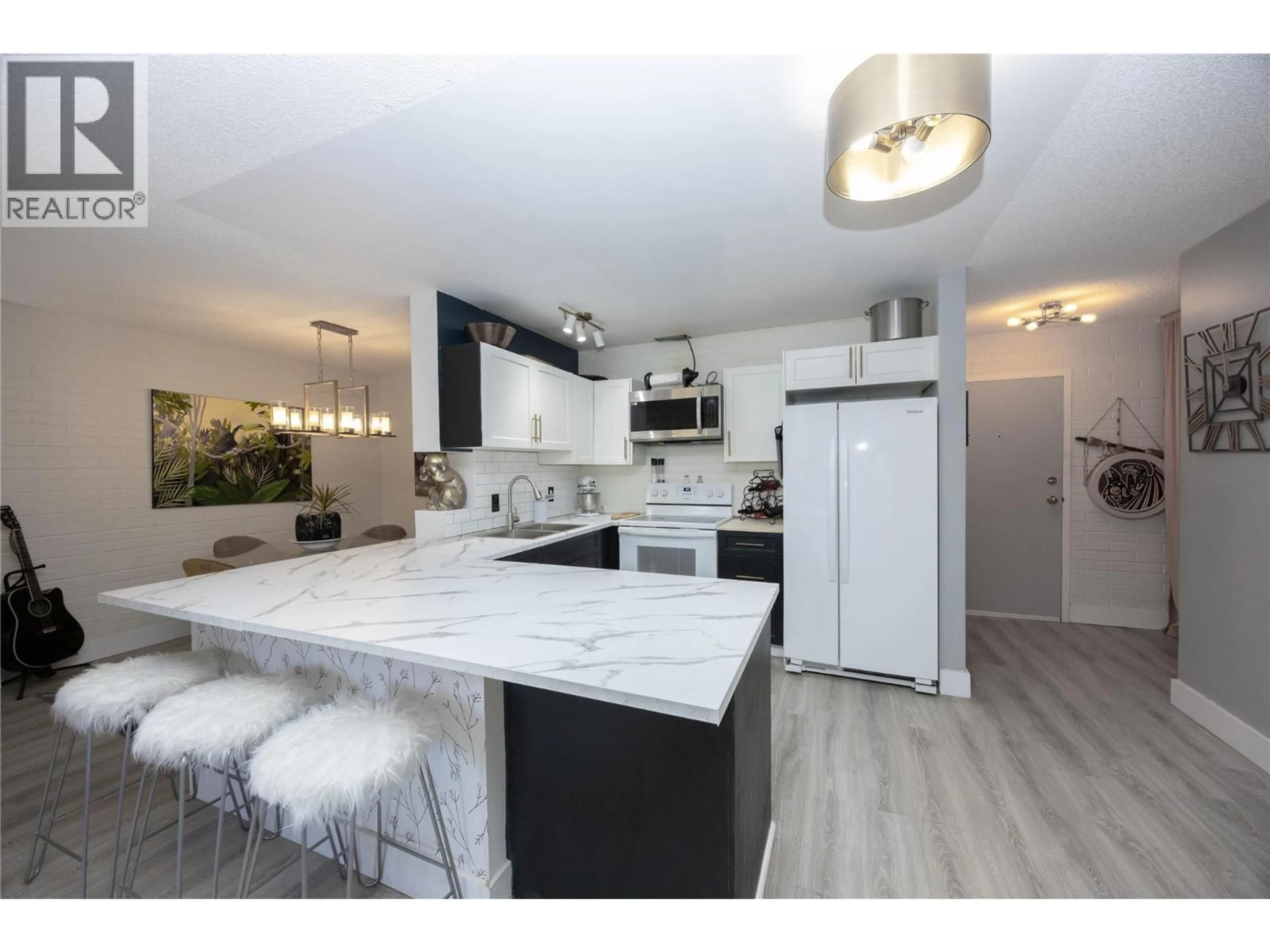 Open concept kitchen, unknown for 206 - 1915 PACIFIC COURT, Kelowna British Columbia V1Y8B3