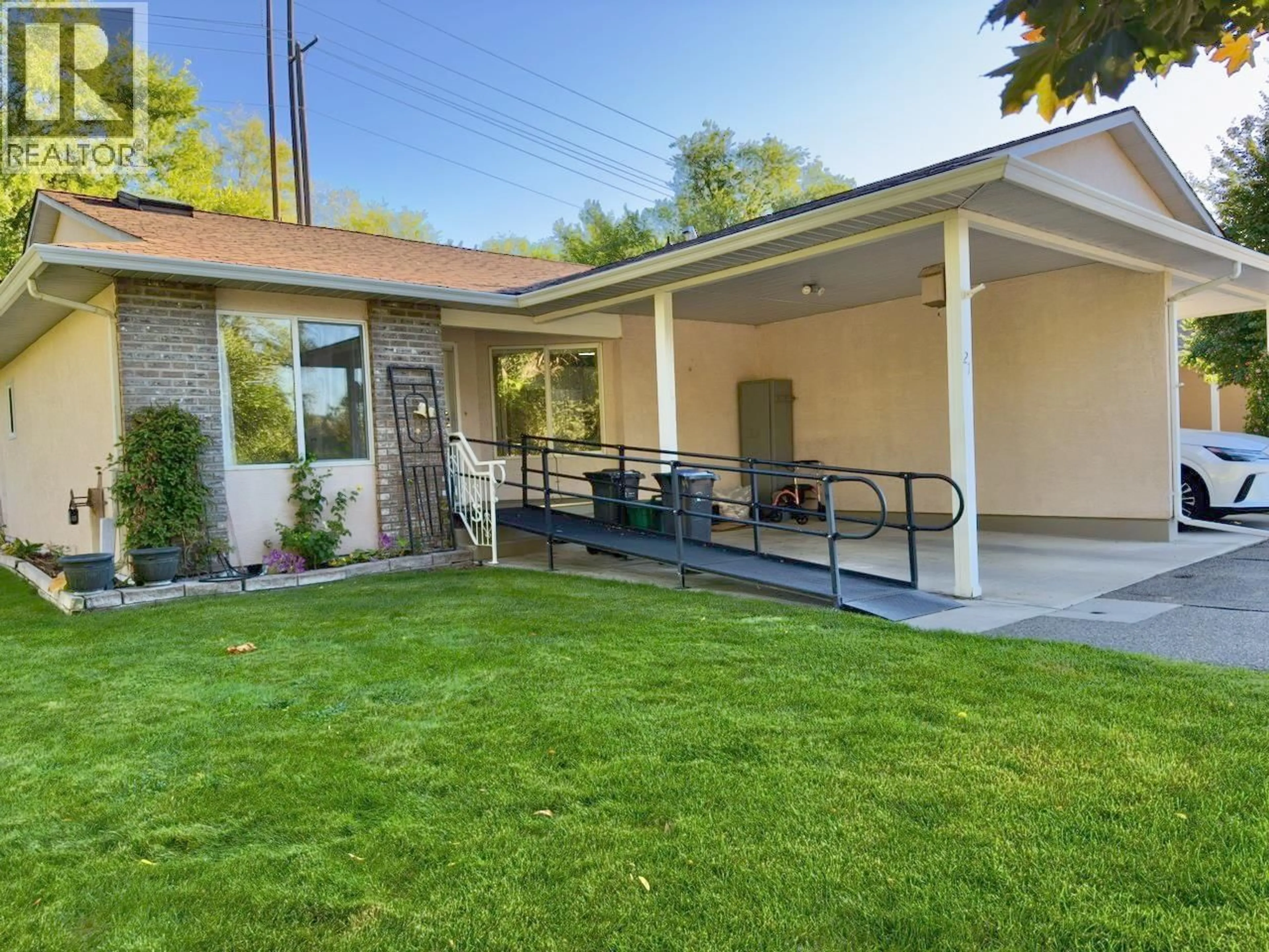 Patio, street for 27 - 115 REDWING PLACE, Oliver British Columbia V0H1T4