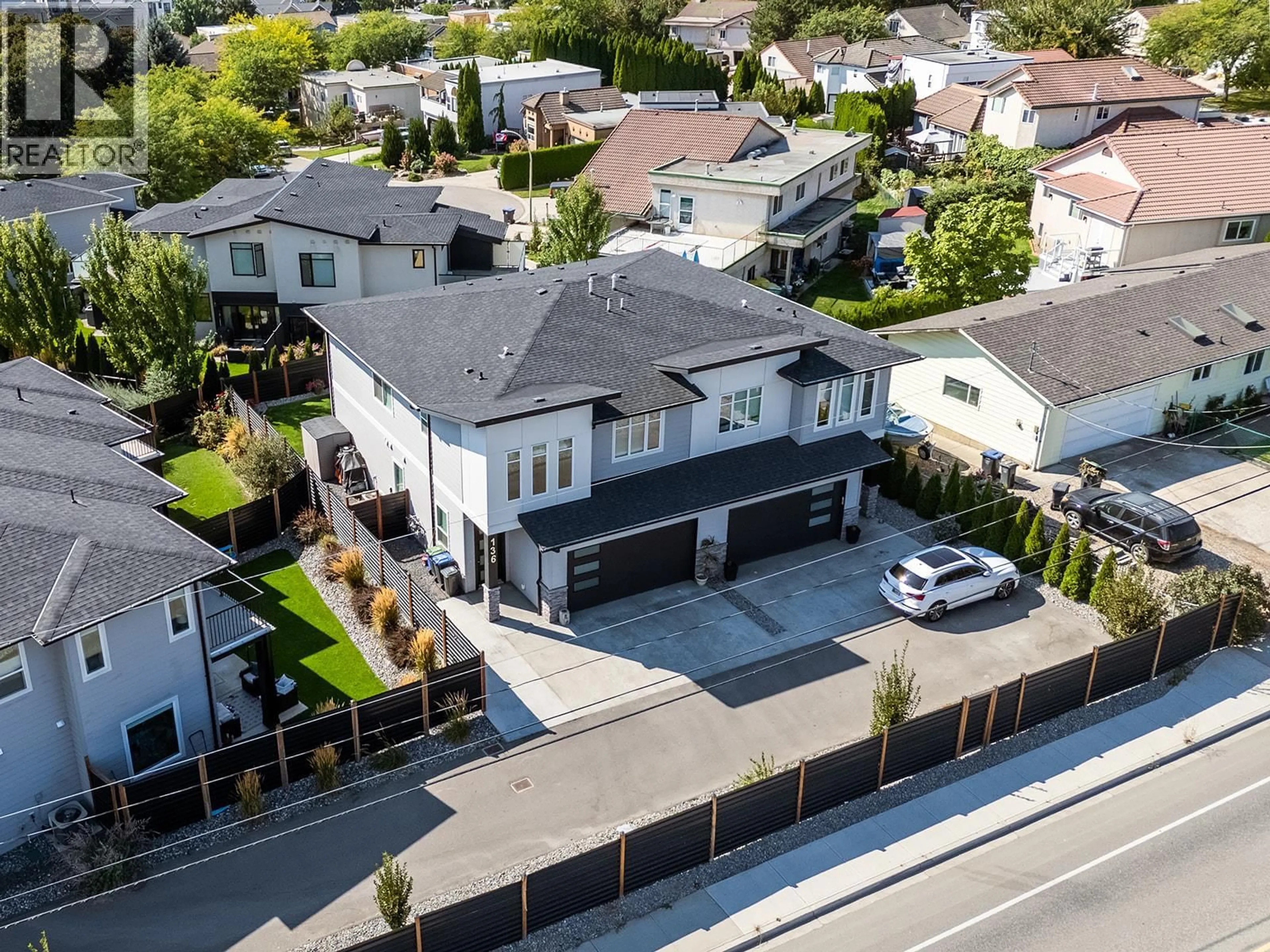 A pic from outside/outdoor area/front of a property/back of a property/a pic from drone, street for 136 SUMMERHILL PLACE, Kelowna British Columbia V1V1T6