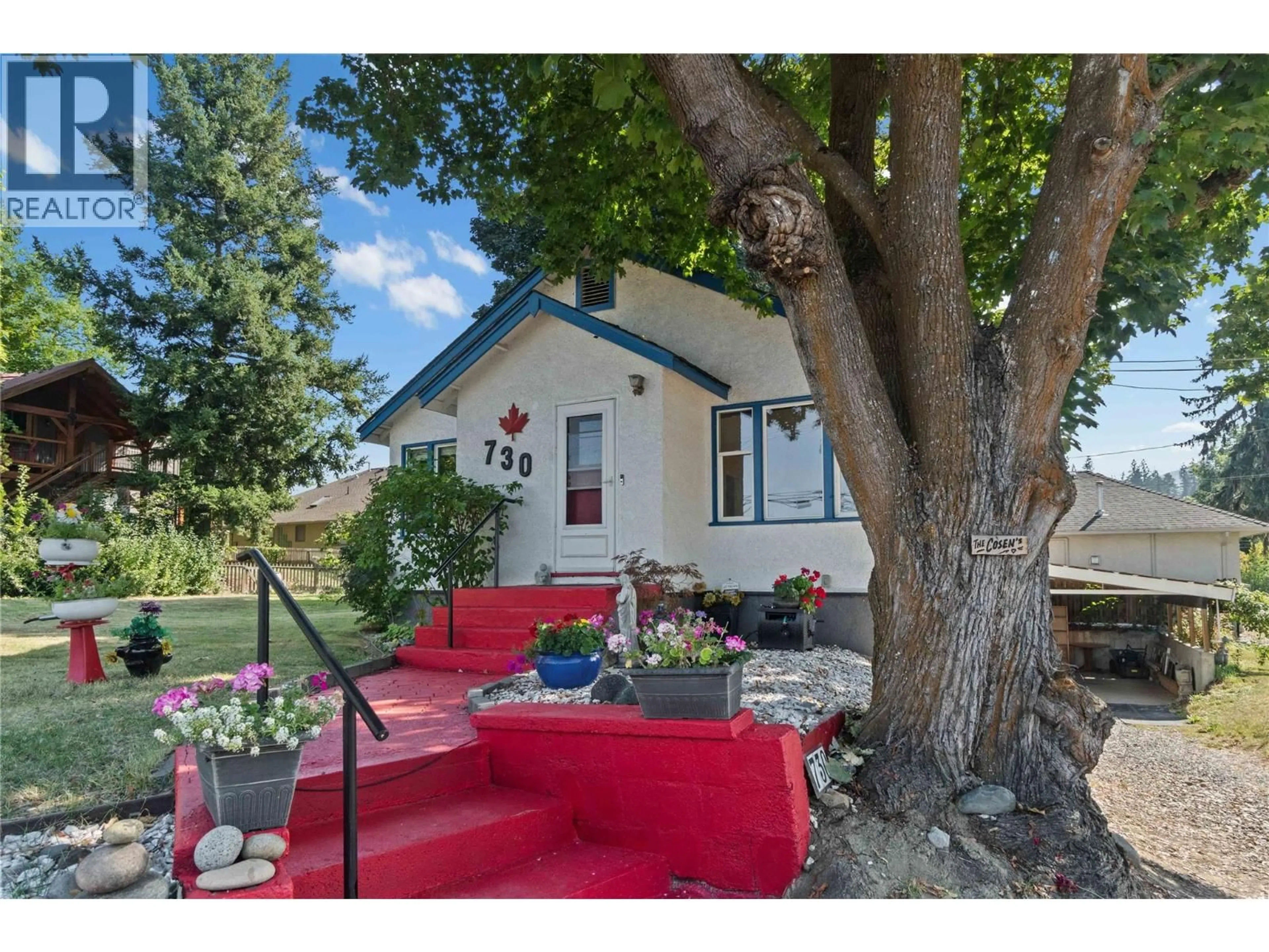 A pic from outside/outdoor area/front of a property/back of a property/a pic from drone, street for 730 9 AVENUE NORTHEAST, Salmon Arm British Columbia V1E4A1