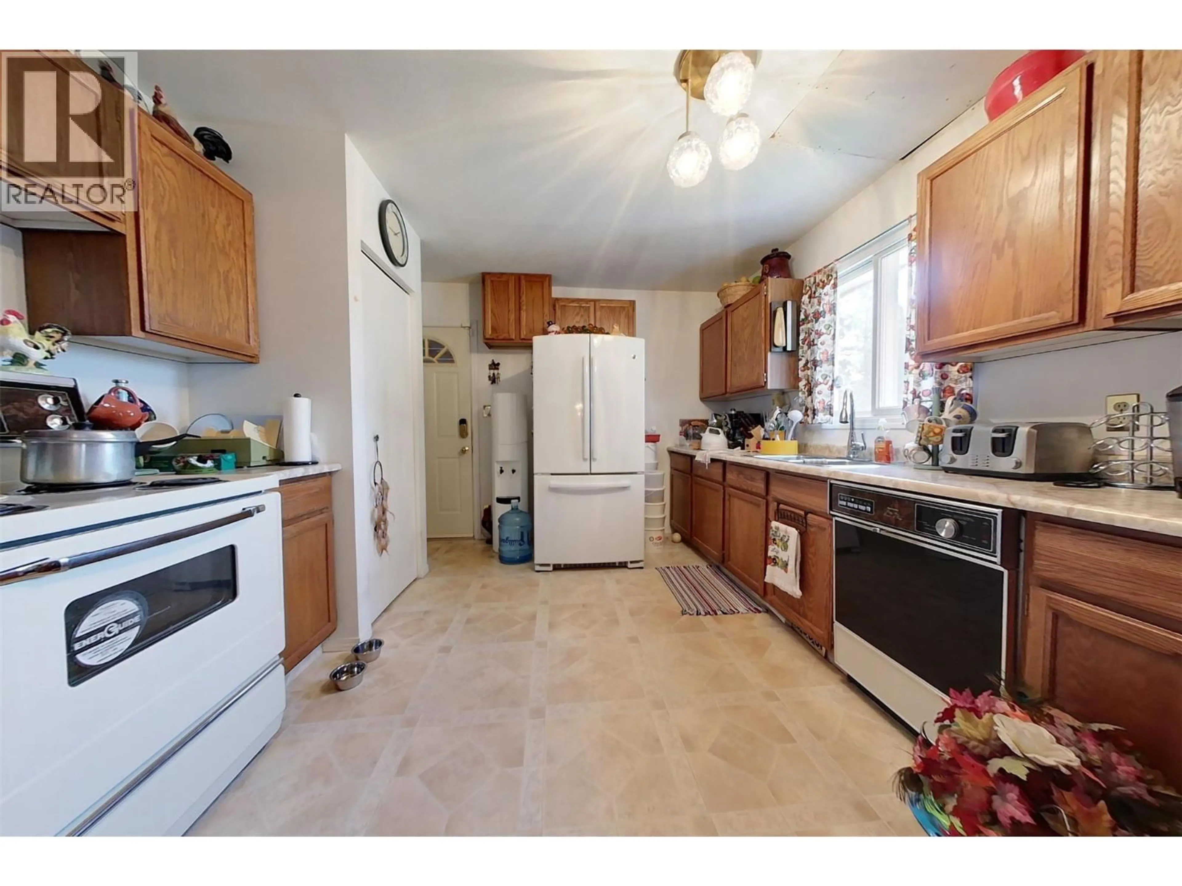 Standard kitchen, unknown for 189 310TH AVENUE, Marysville British Columbia V1A3K2