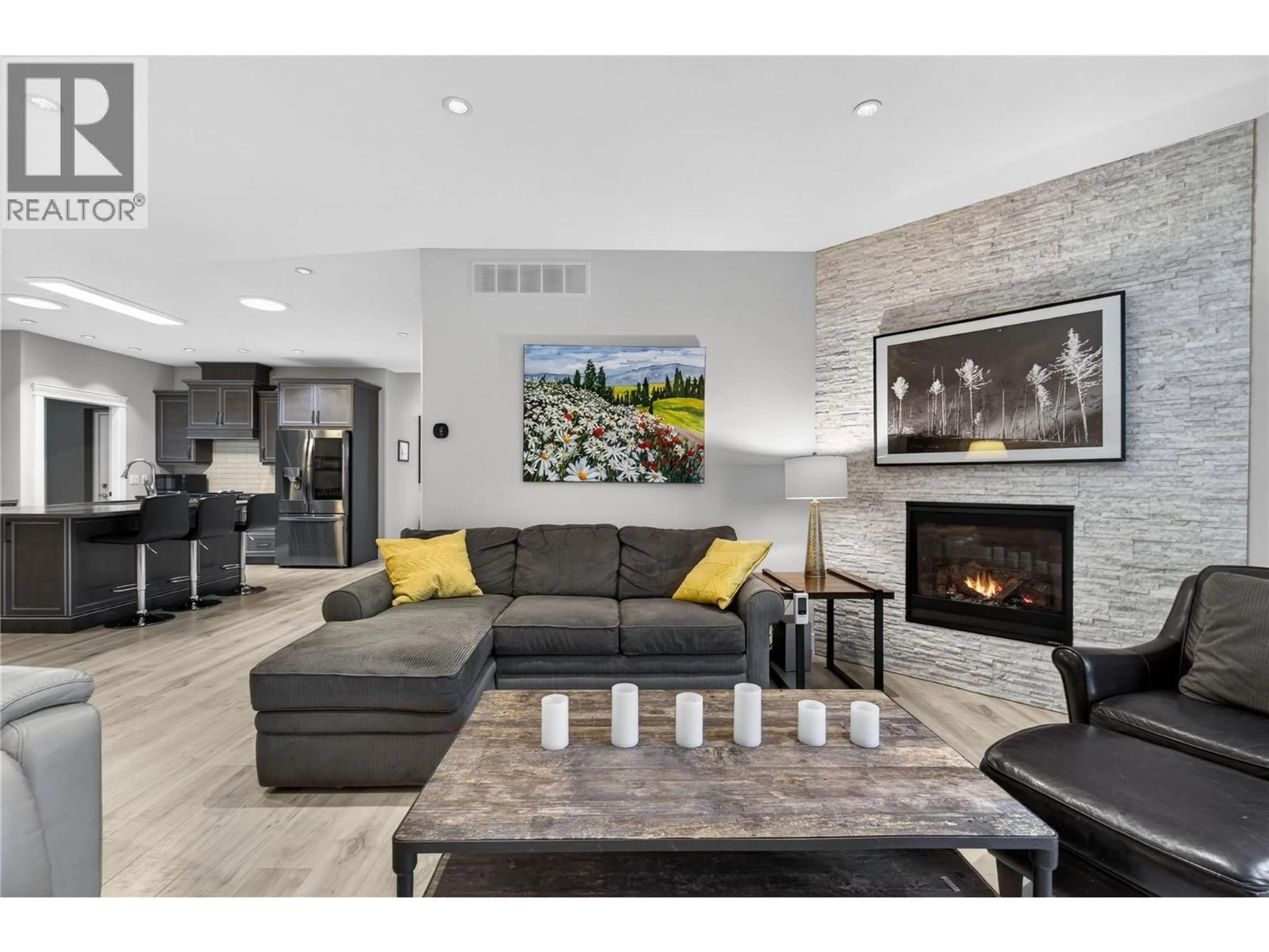 Living room with furniture, unknown for 339 HUMMINGBIRD AVENUE, Vernon British Columbia V1H2A1