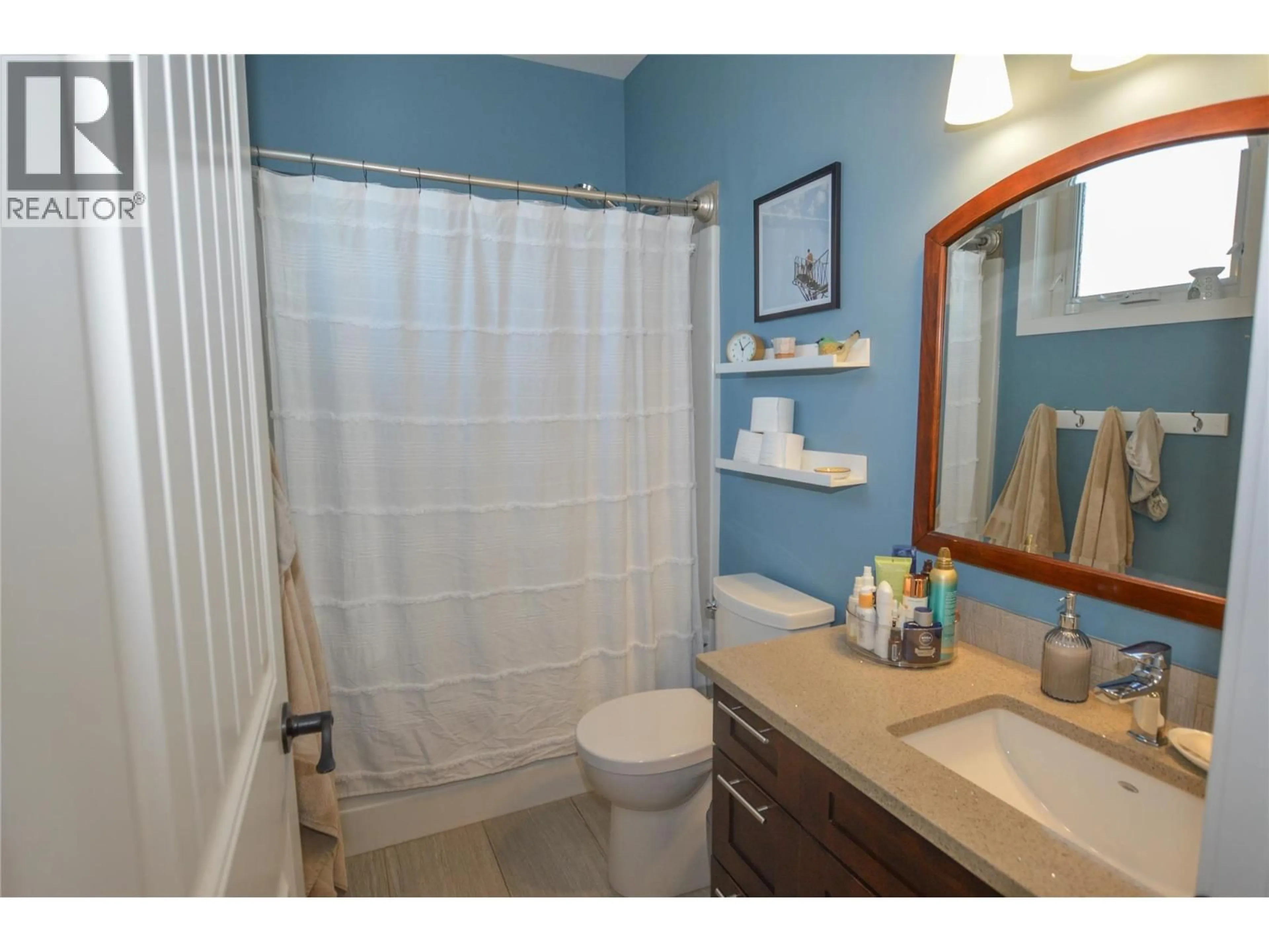 Standard bathroom, ceramic/tile floor for 10126 RAND STREET, Summerland British Columbia V0H1Z5