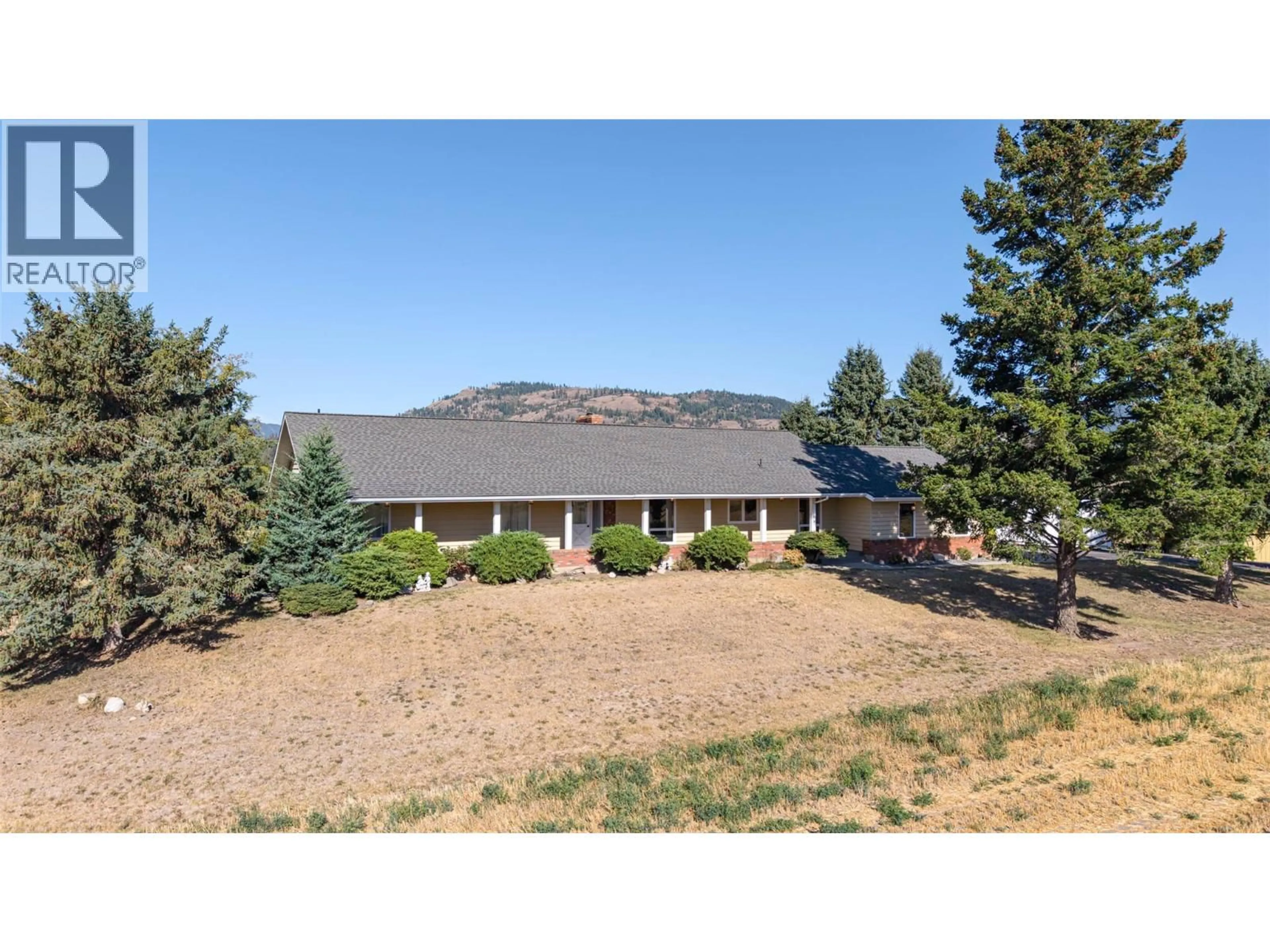 A pic from outside/outdoor area/front of a property/back of a property/a pic from drone, mountain view for 683 CLINTON ROAD, Spallumcheen British Columbia V4Y0P3