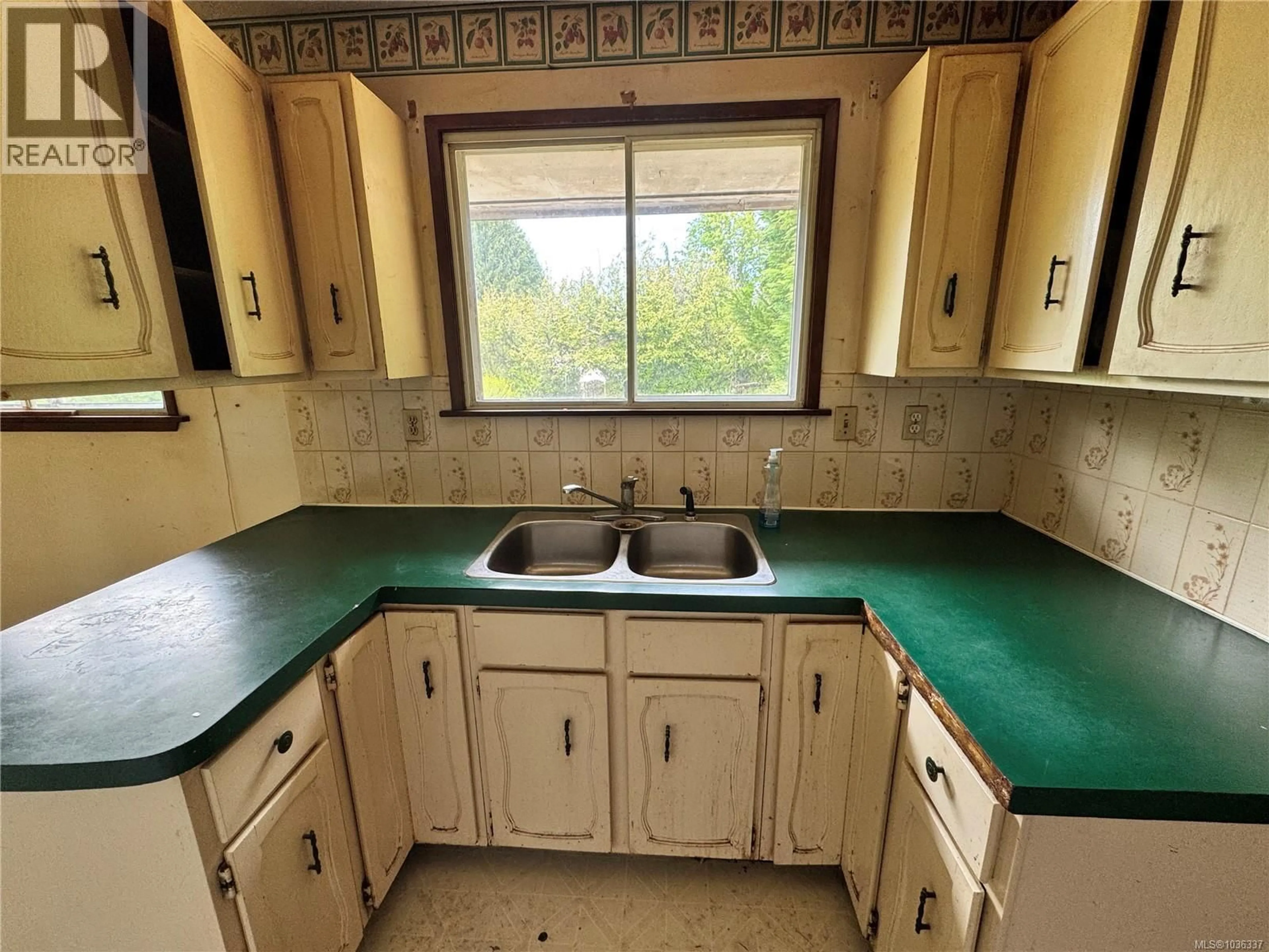 Standard kitchen, unknown for 780 WESTMERE ROAD, Campbell River British Columbia V9W3Z7
