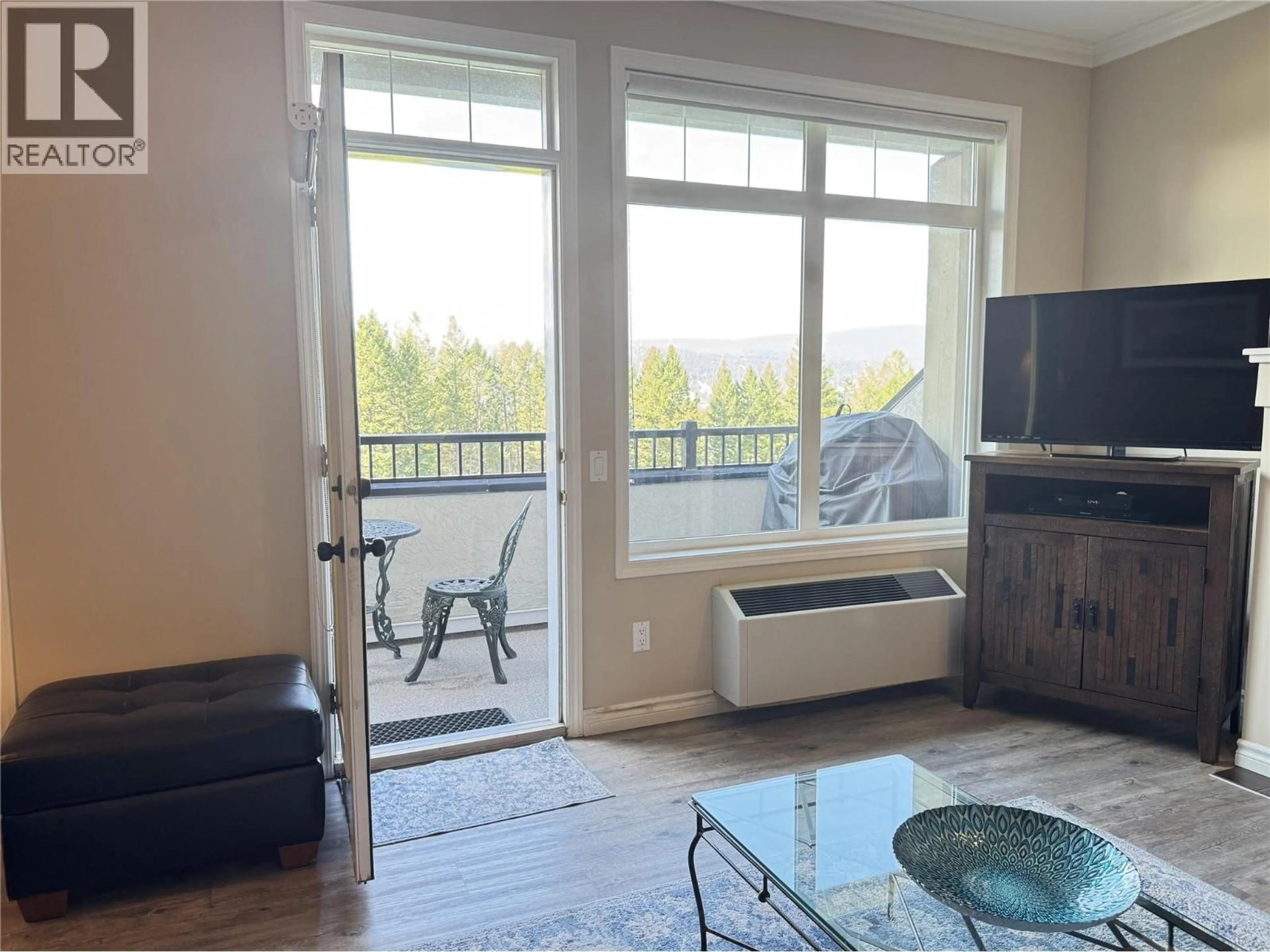 Living room with furniture, unknown for 113 - 100 BIGHORN BOULEVARD, Radium Hot Springs British Columbia V0A1M0