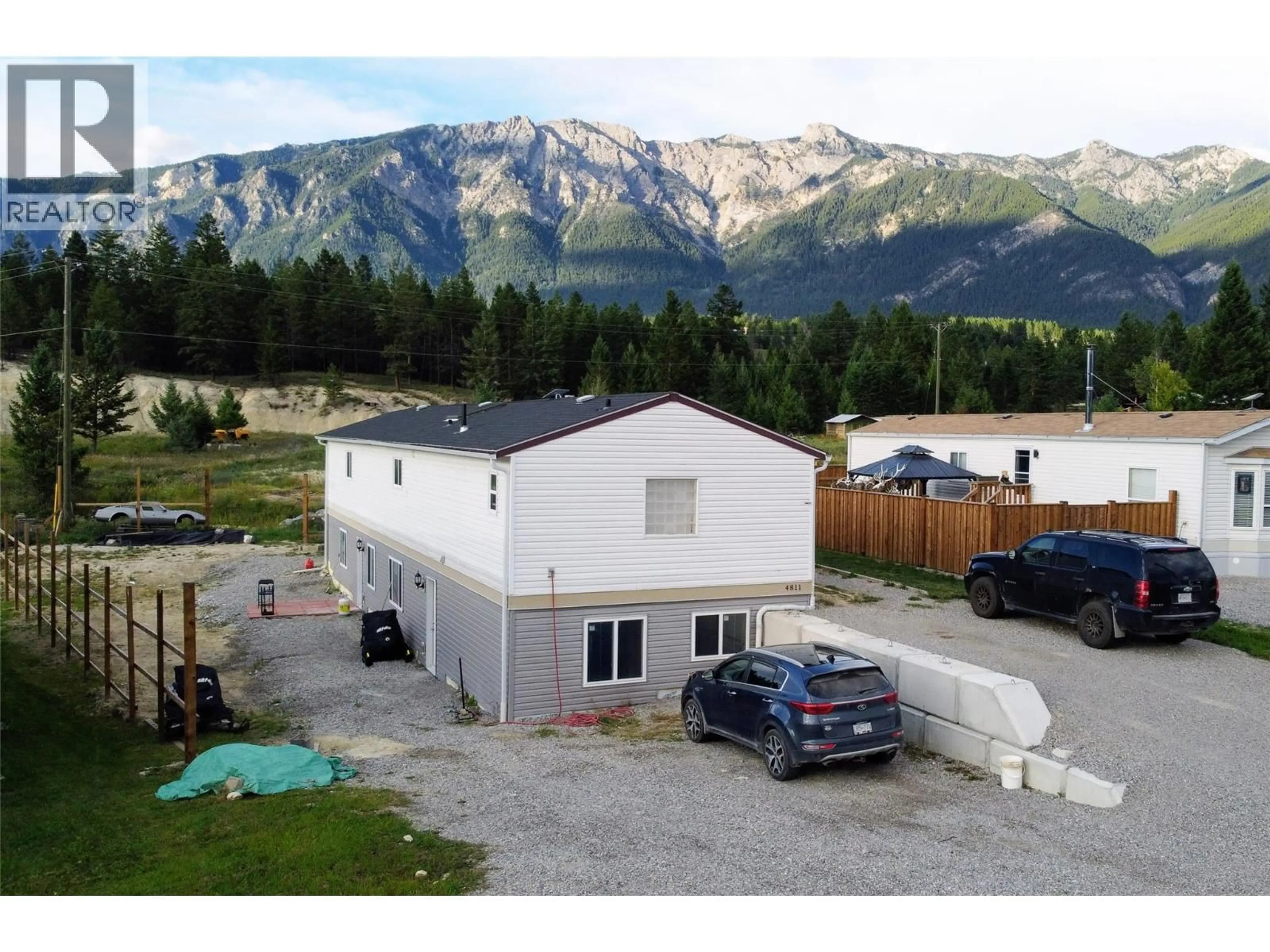 A pic from outside/outdoor area/front of a property/back of a property/a pic from drone, mountain view for 4811 CRESCENTWOOD DRIVE, Edgewater British Columbia V0A1E0