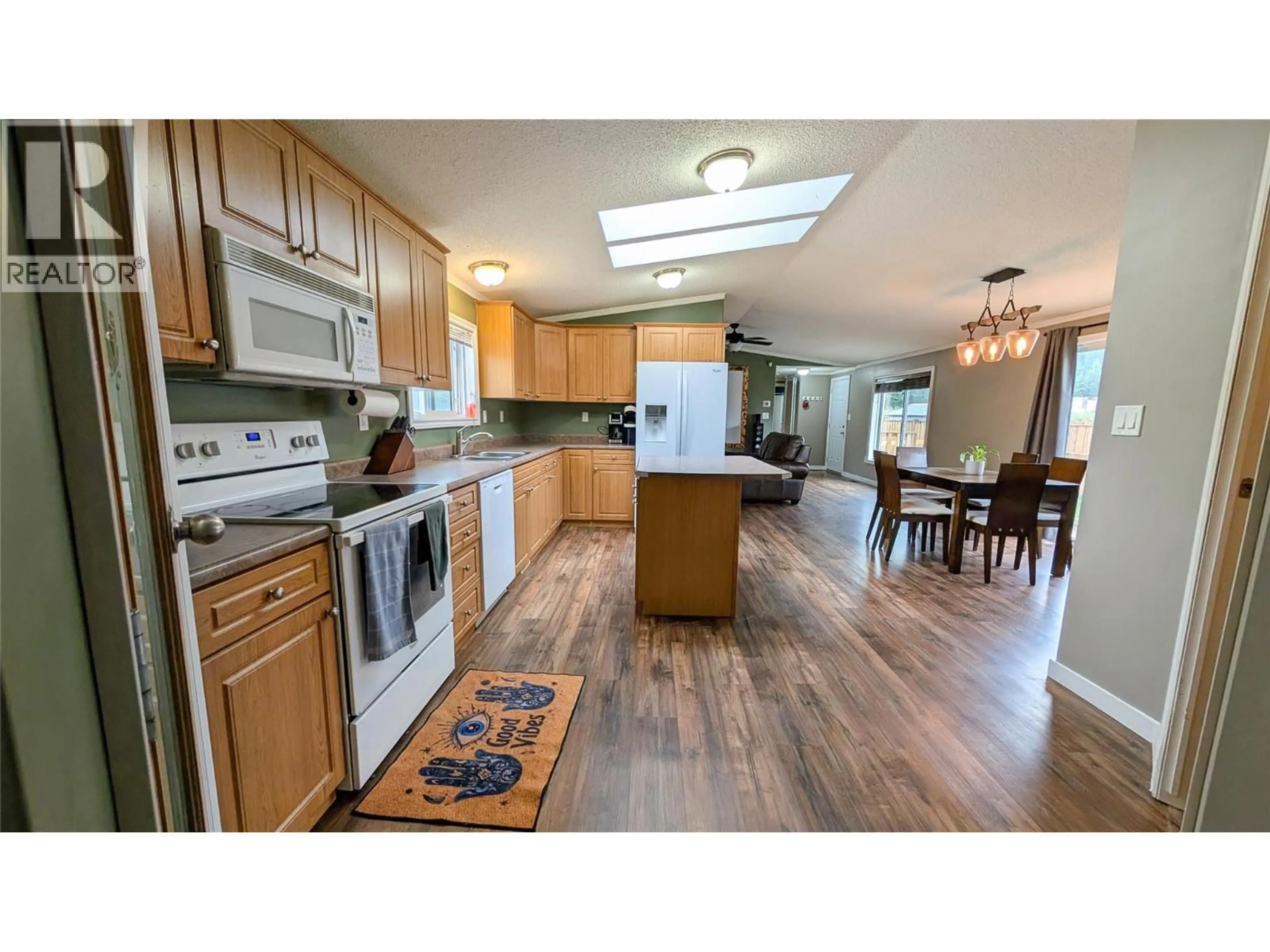 Open concept kitchen, unknown for 4811 CRESCENTWOOD DRIVE, Edgewater British Columbia V0A1E0