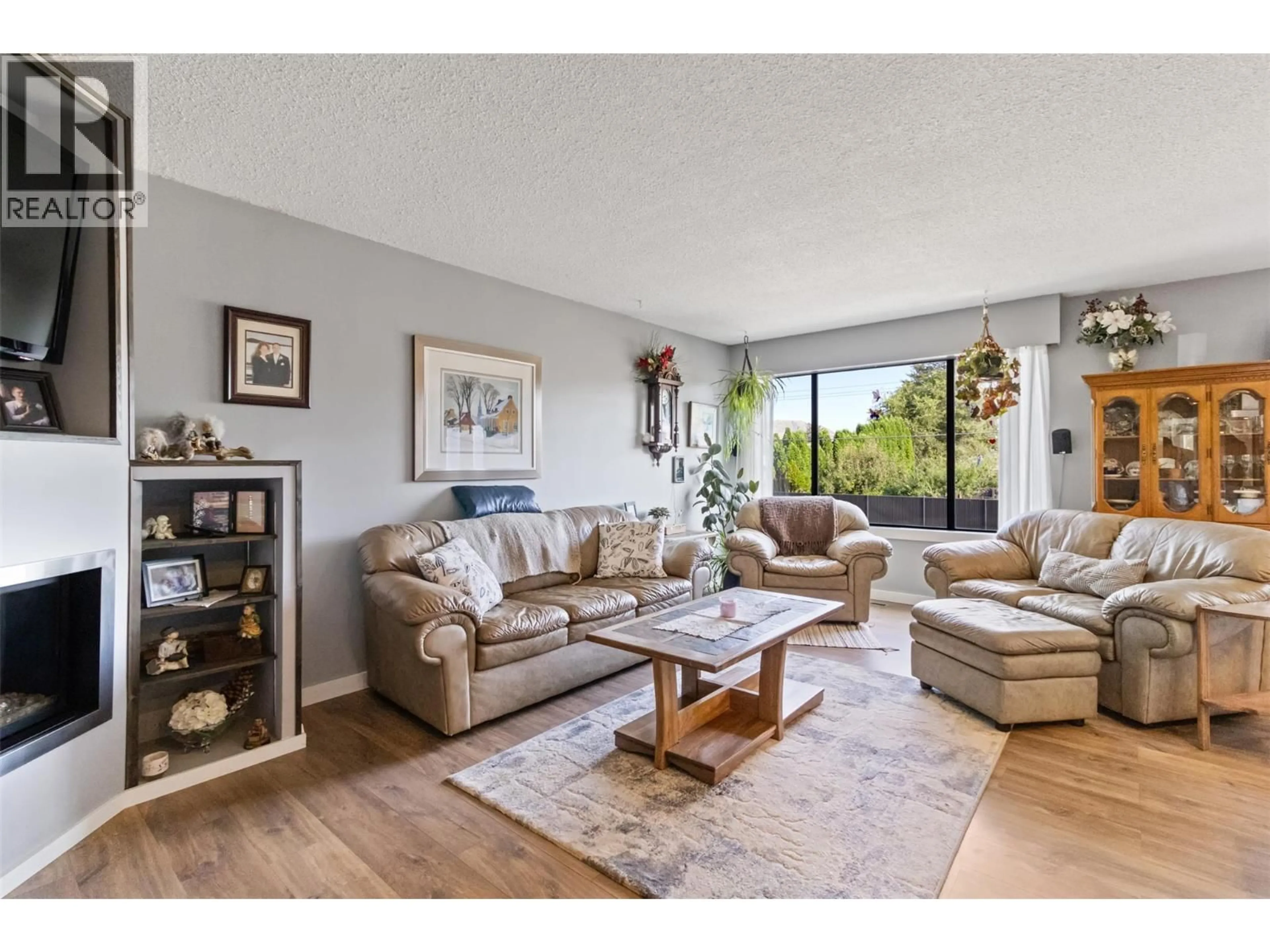 Living room with furniture, unknown for 224 CYPRESS AVENUE, Kamloops British Columbia V2H1T7